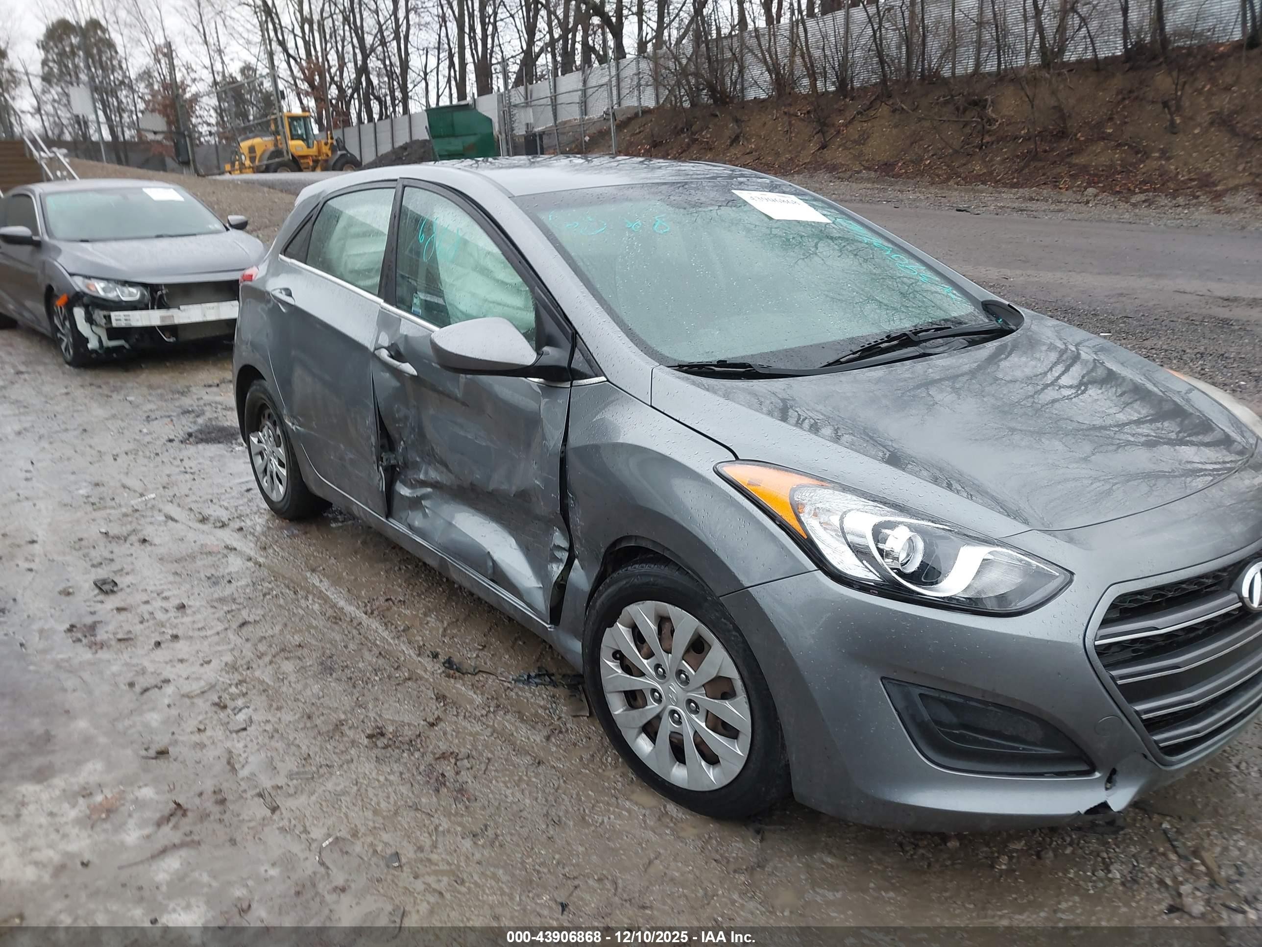 2016 Hyundai Elantra Gt Gray vin: KMHD35LH7GU326433