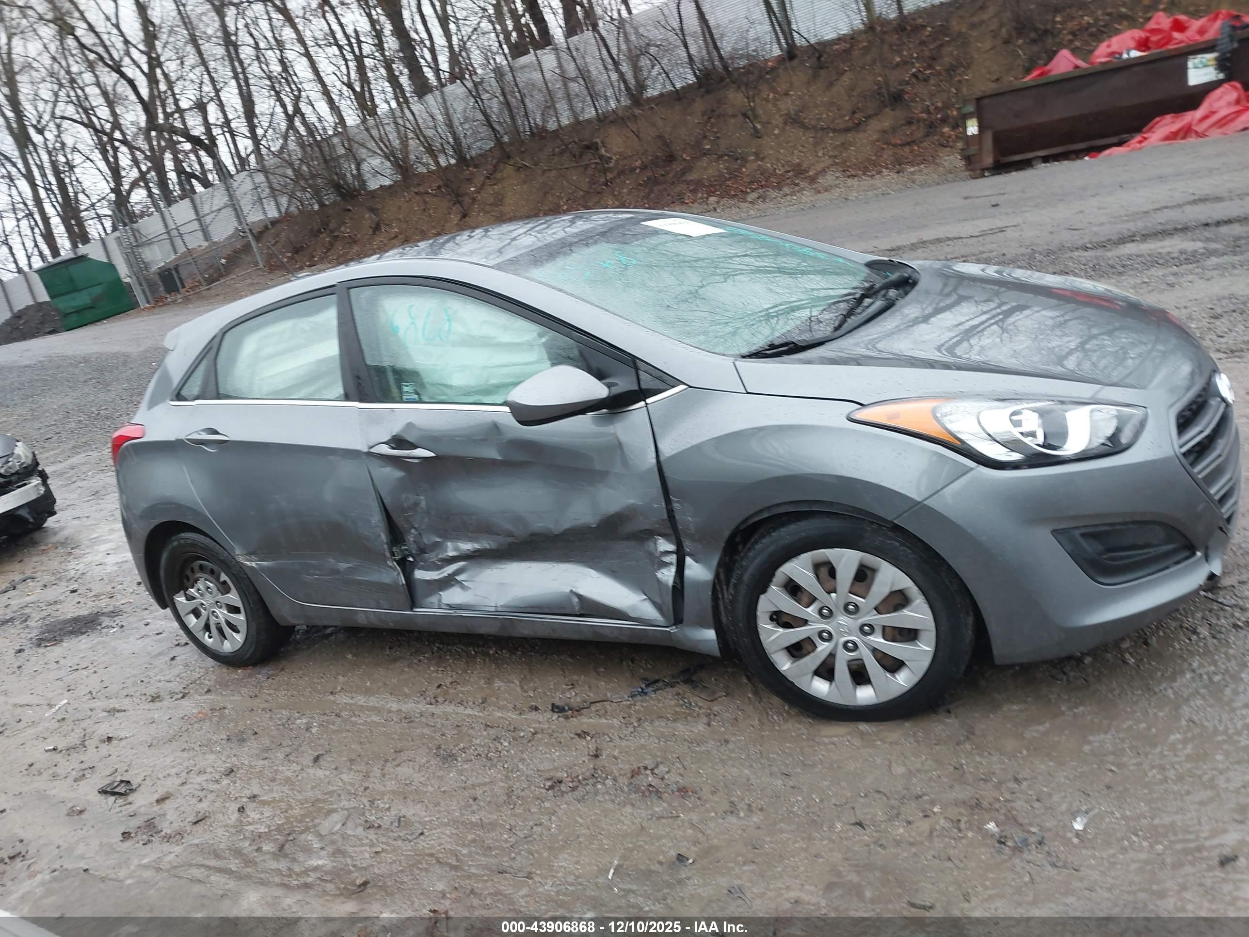 2016 Hyundai Elantra Gt Gray vin: KMHD35LH7GU326433