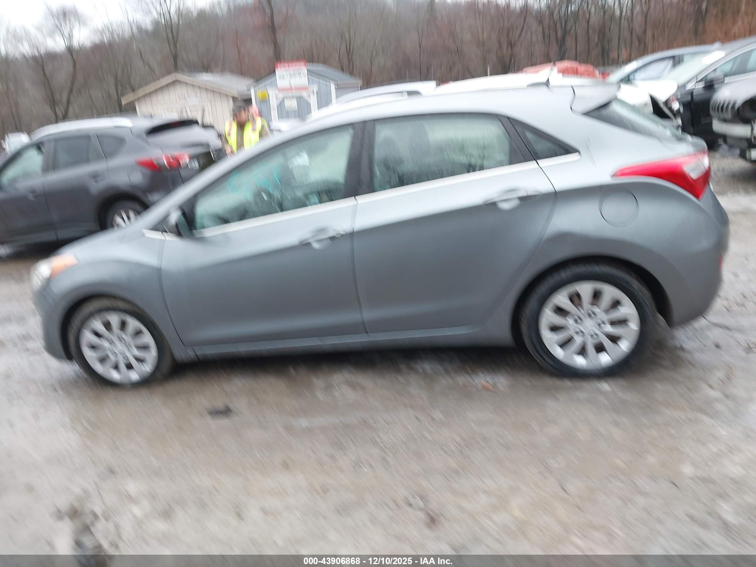 2016 Hyundai Elantra Gt Gray vin: KMHD35LH7GU326433