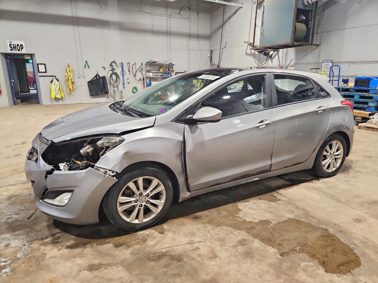 2014 Hyundai Elantra Gt Base Silver vin: KMHD35LH8EU173168