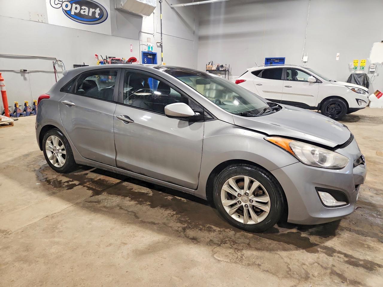 2014 Hyundai Elantra Gt Base Silver vin: KMHD35LH8EU173168