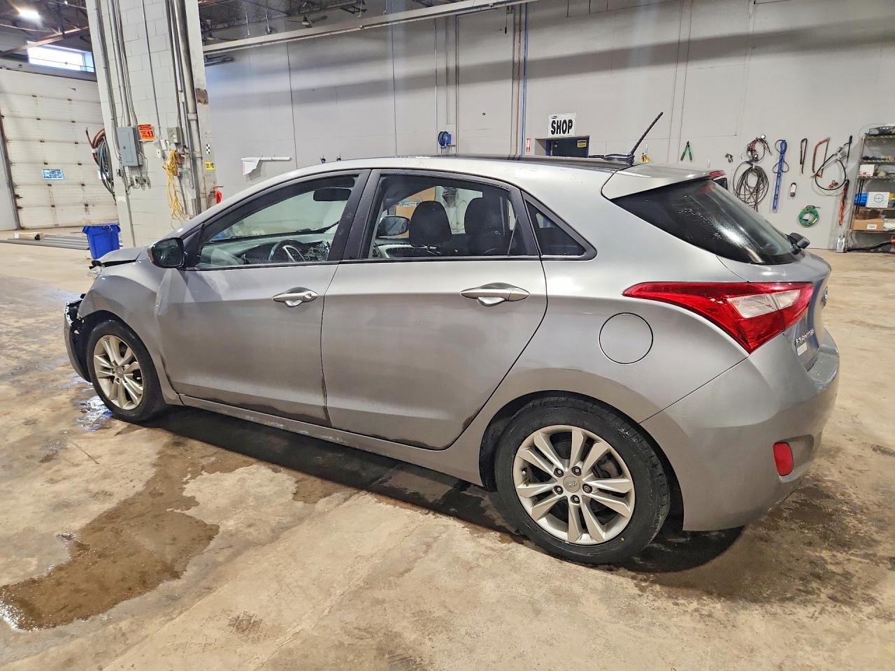 2014 Hyundai Elantra Gt Base Silver vin: KMHD35LH8EU173168