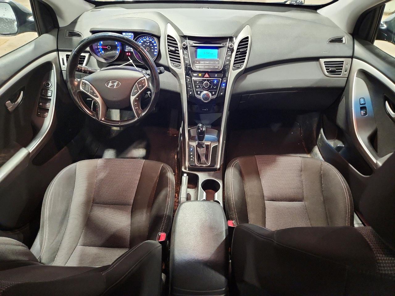 2014 Hyundai Elantra Gt Base Silver vin: KMHD35LH8EU173168