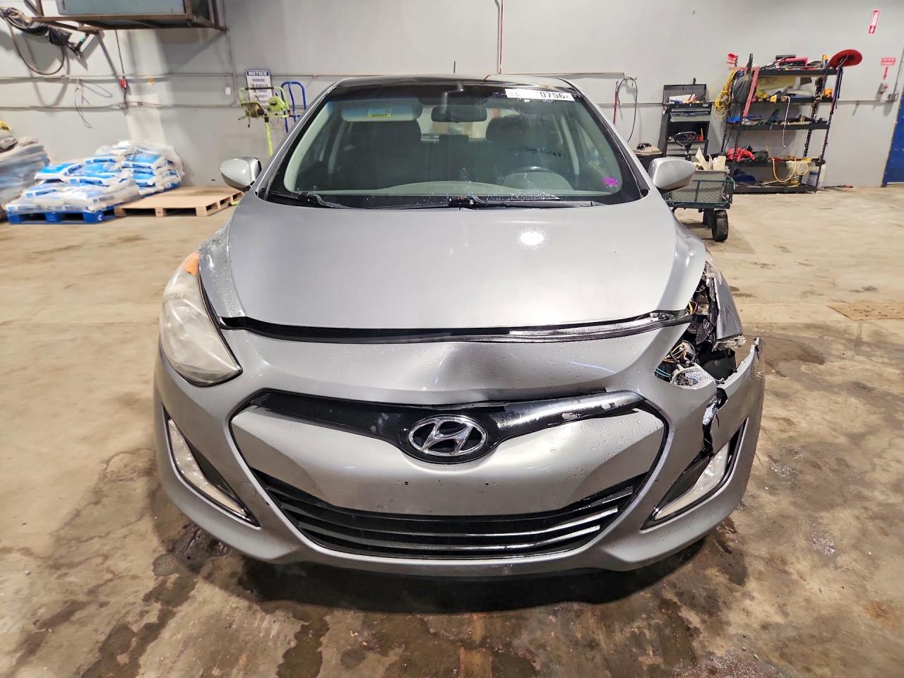 2014 Hyundai Elantra Gt Base Silver vin: KMHD35LH8EU173168