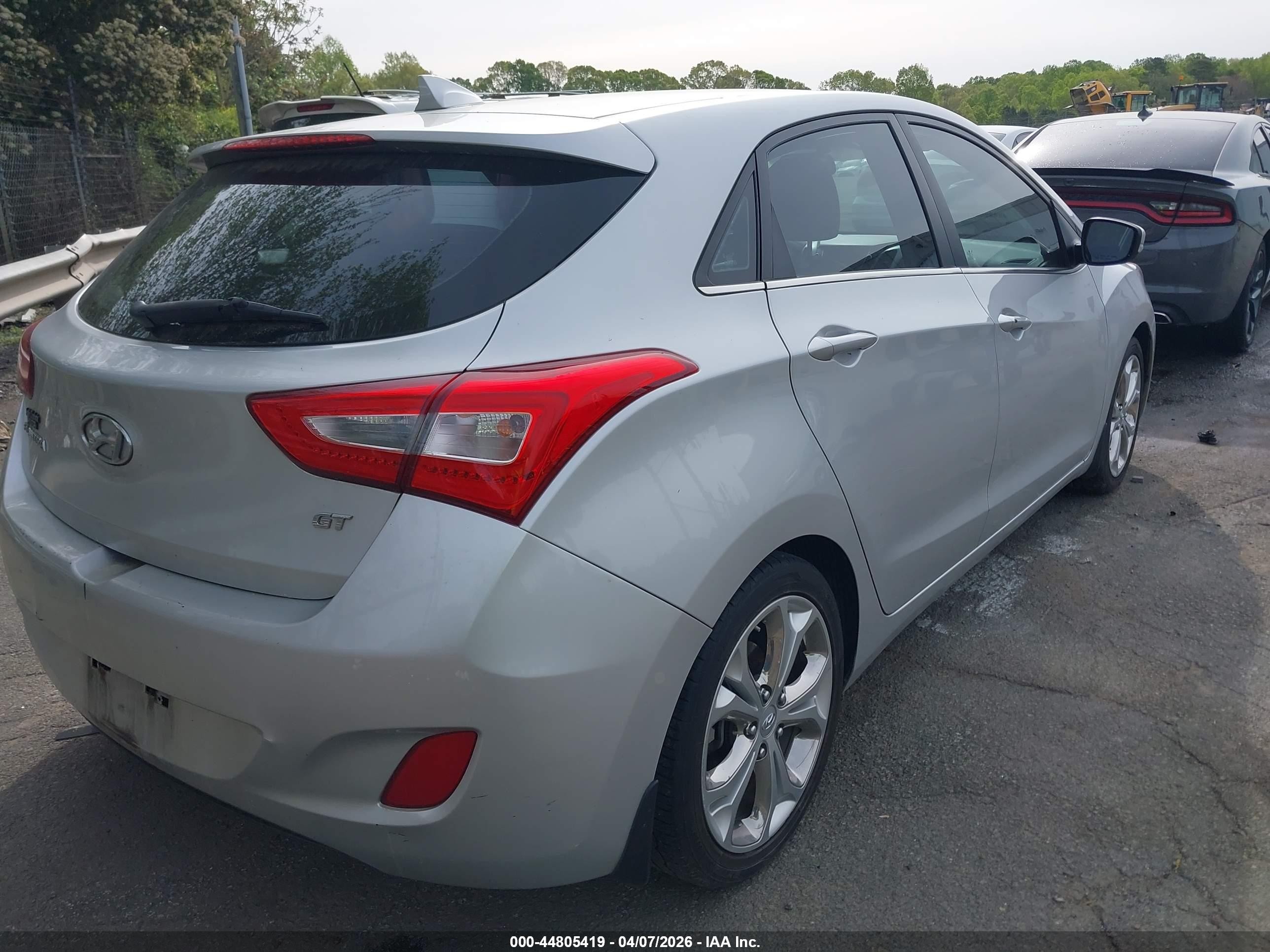 2014 Hyundai Elantra Gt   Серебряный vin: KMHD35LH8EU184882