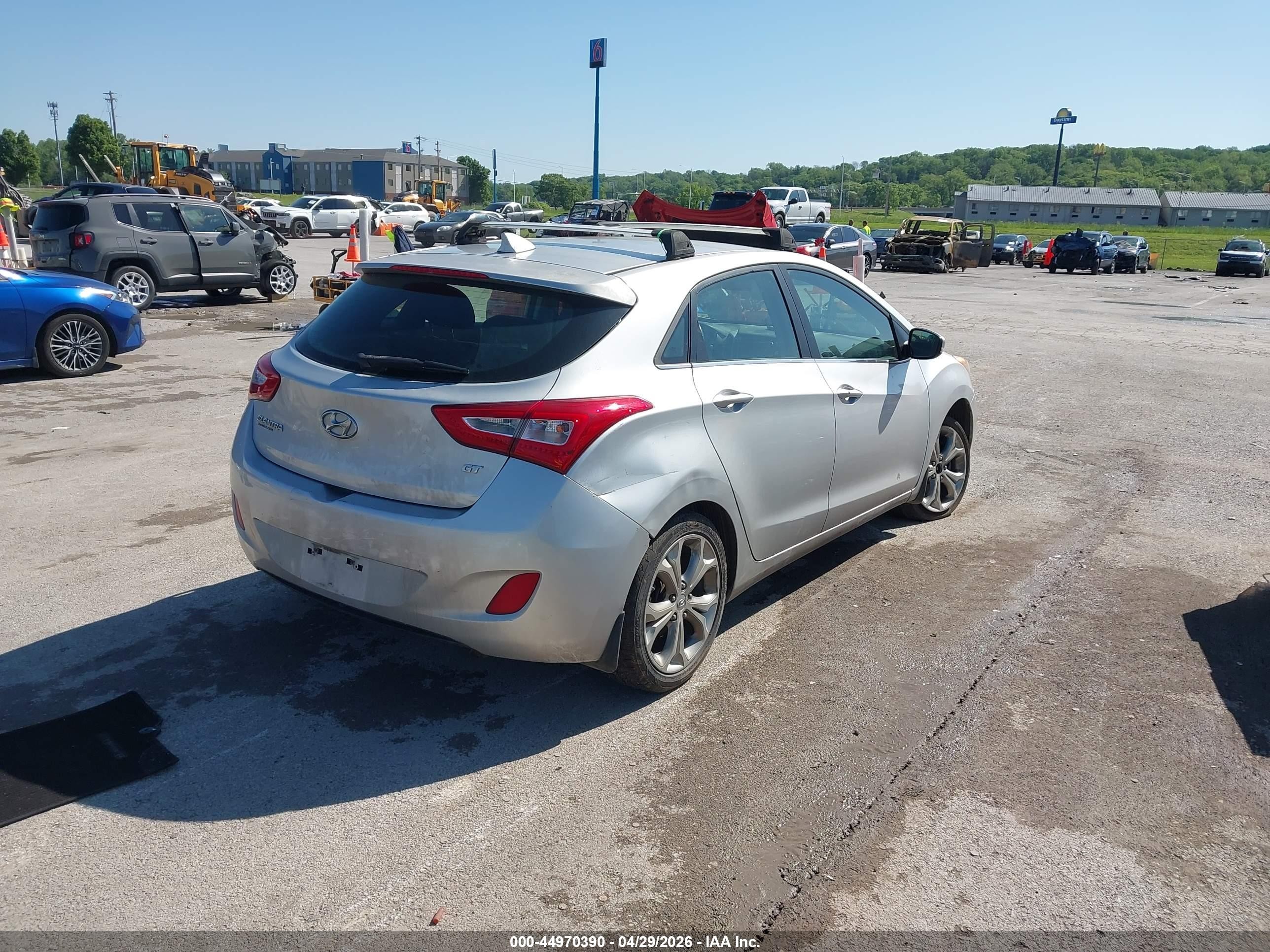 2014 Hyundai Elantra Gt   Silver vin: KMHD35LH8EU199947