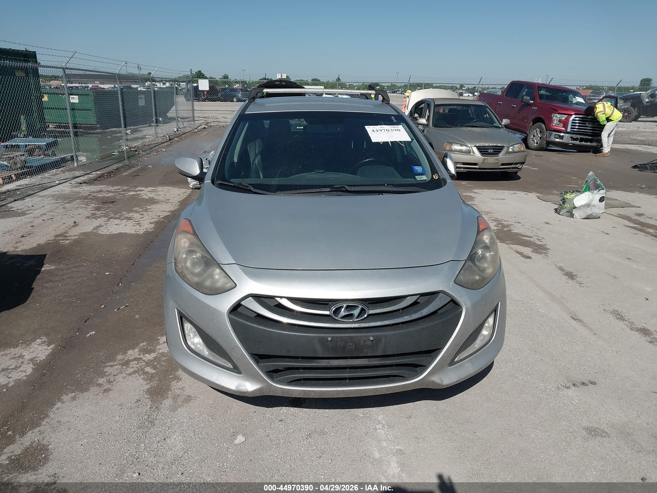 2014 Hyundai Elantra Gt   Silver vin: KMHD35LH8EU199947