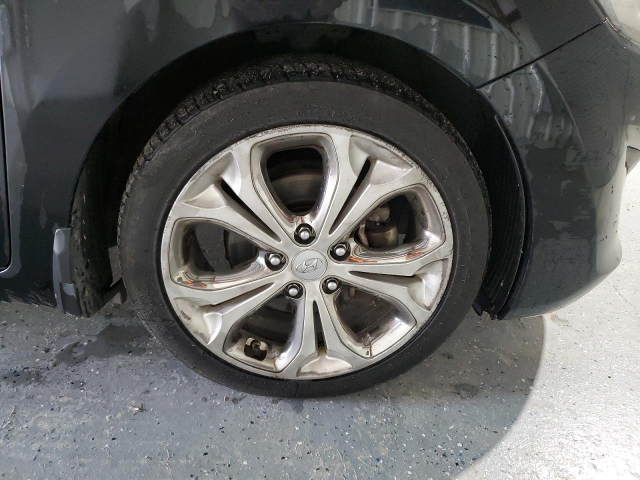 2014 Hyundai Elantra Gt Base Black vin: KMHD35LH8EU203818 Damage: Right Front Wheel, Curb Rash, > 12 Inches