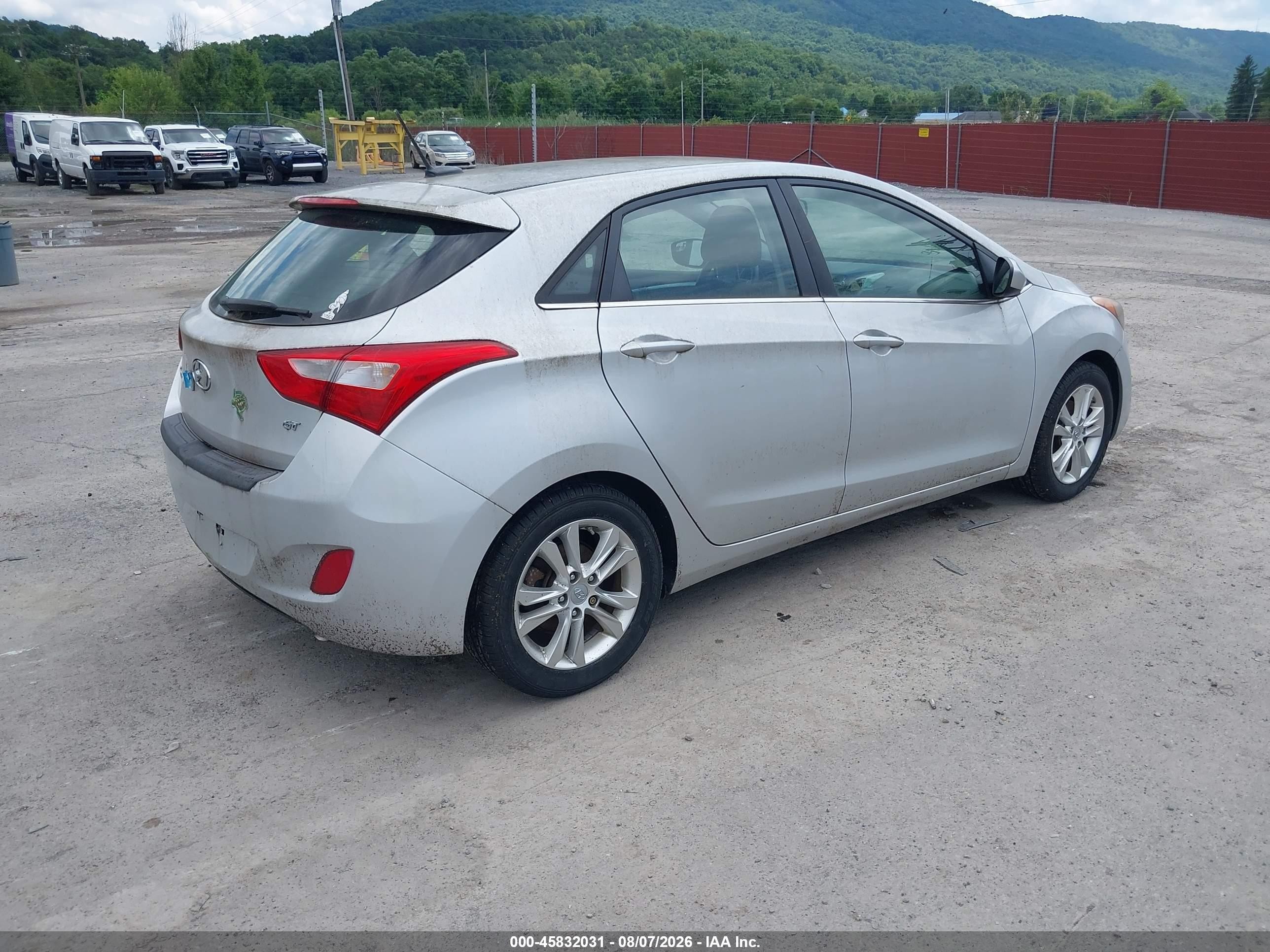 2014 Hyundai Elantra Gt   Silver vin: KMHD35LH8EU209893