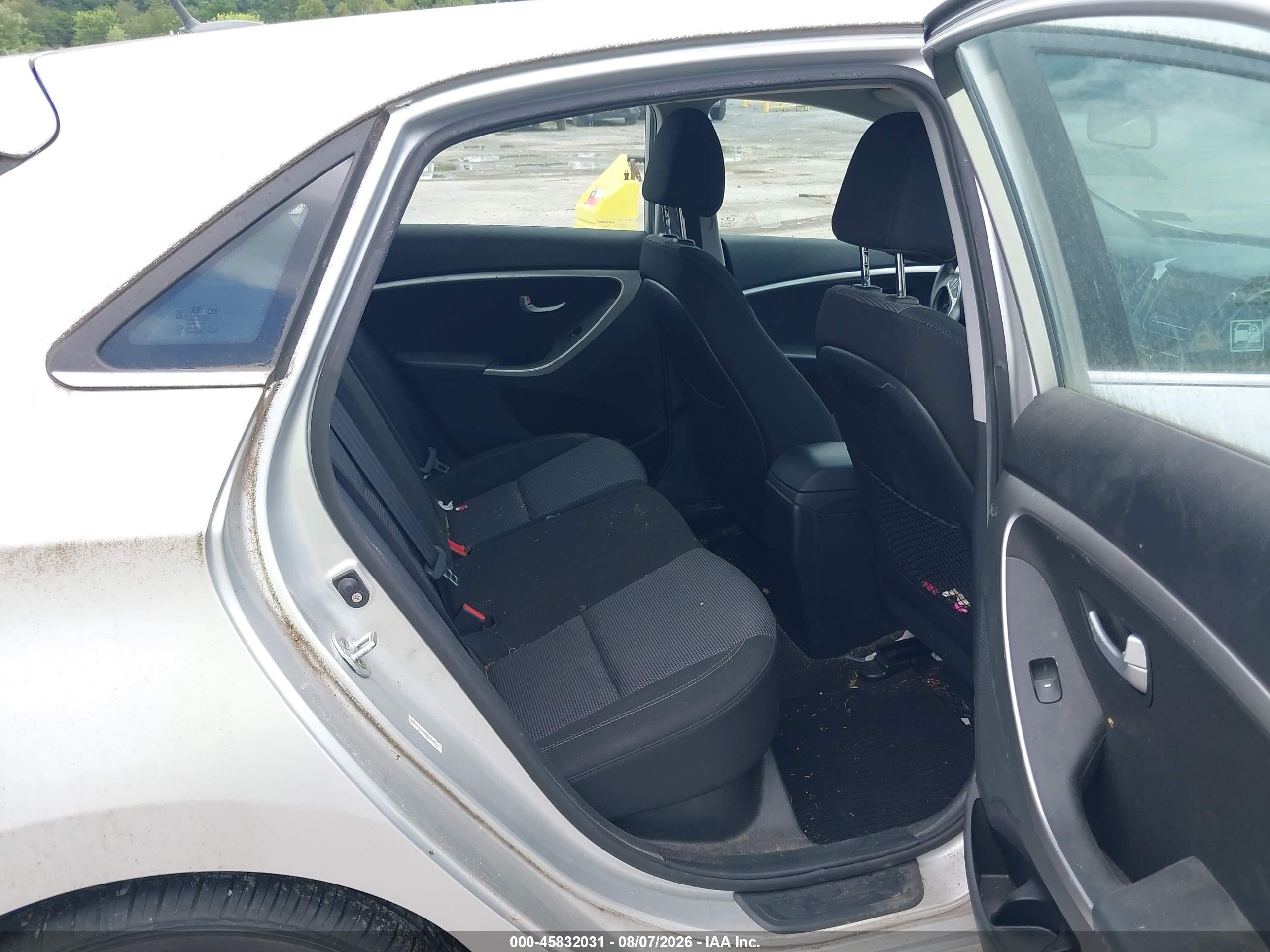 2014 Hyundai Elantra Gt   Silver vin: KMHD35LH8EU209893