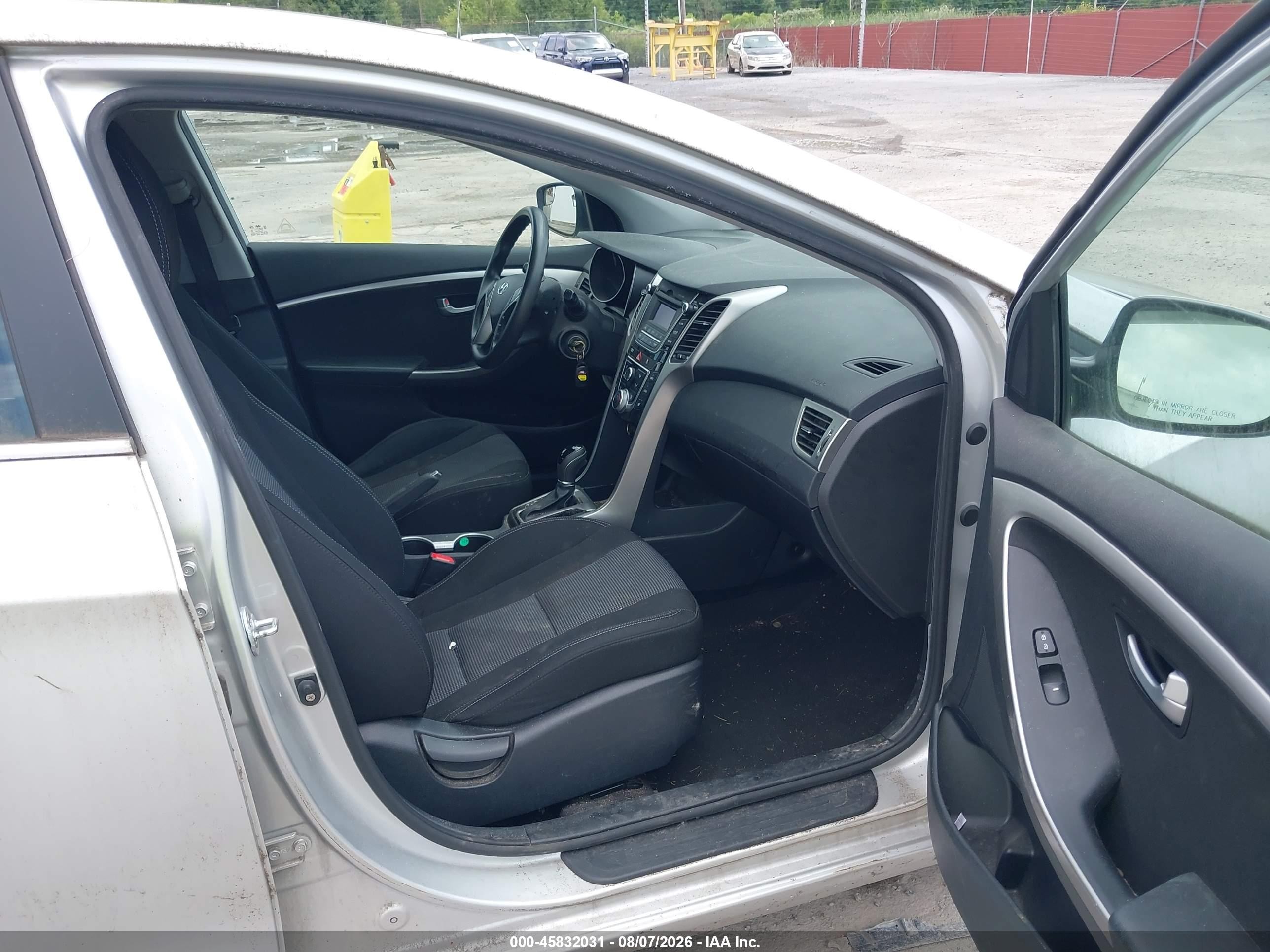 2014 Hyundai Elantra Gt   Silver vin: KMHD35LH8EU209893