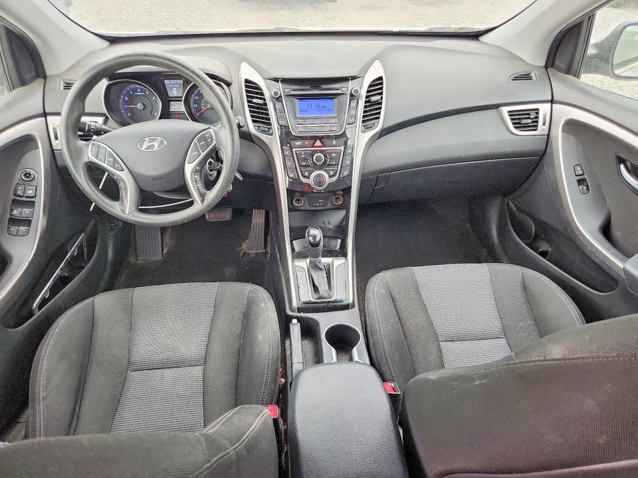 2014 Hyundai Elantra Gt Base Silver vin: KMHD35LH8EU230548