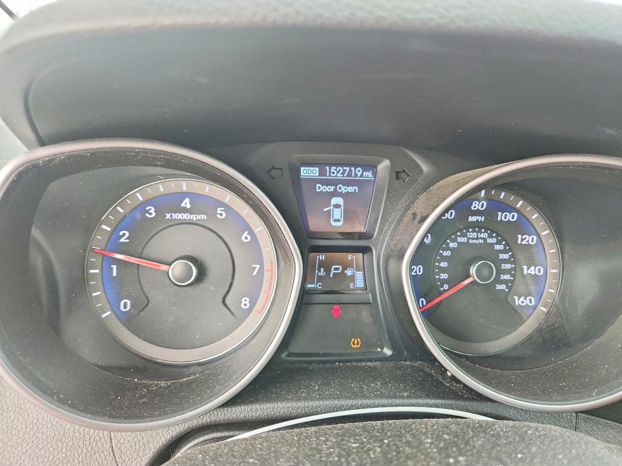 2014 Hyundai Elantra Gt Base Silver vin: KMHD35LH8EU230548