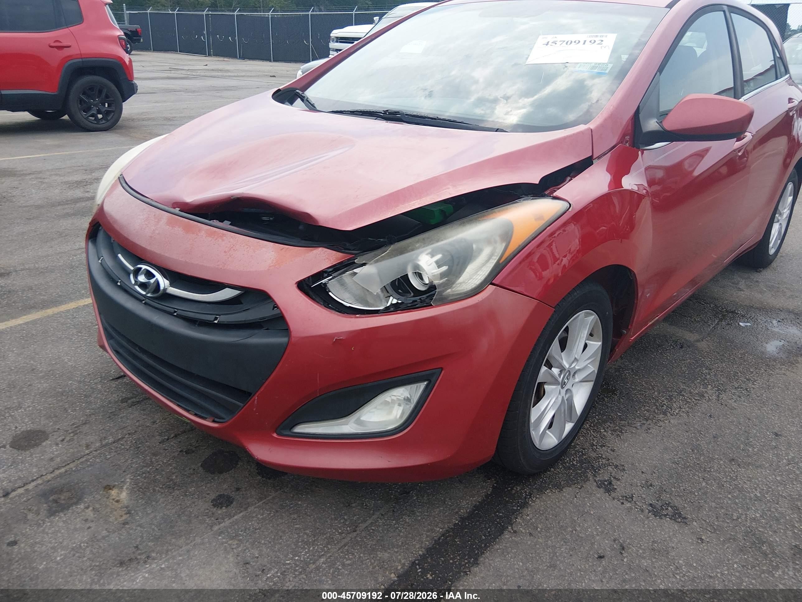2014 Hyundai Elantra Gt   Red vin: KMHD35LH8EU233045