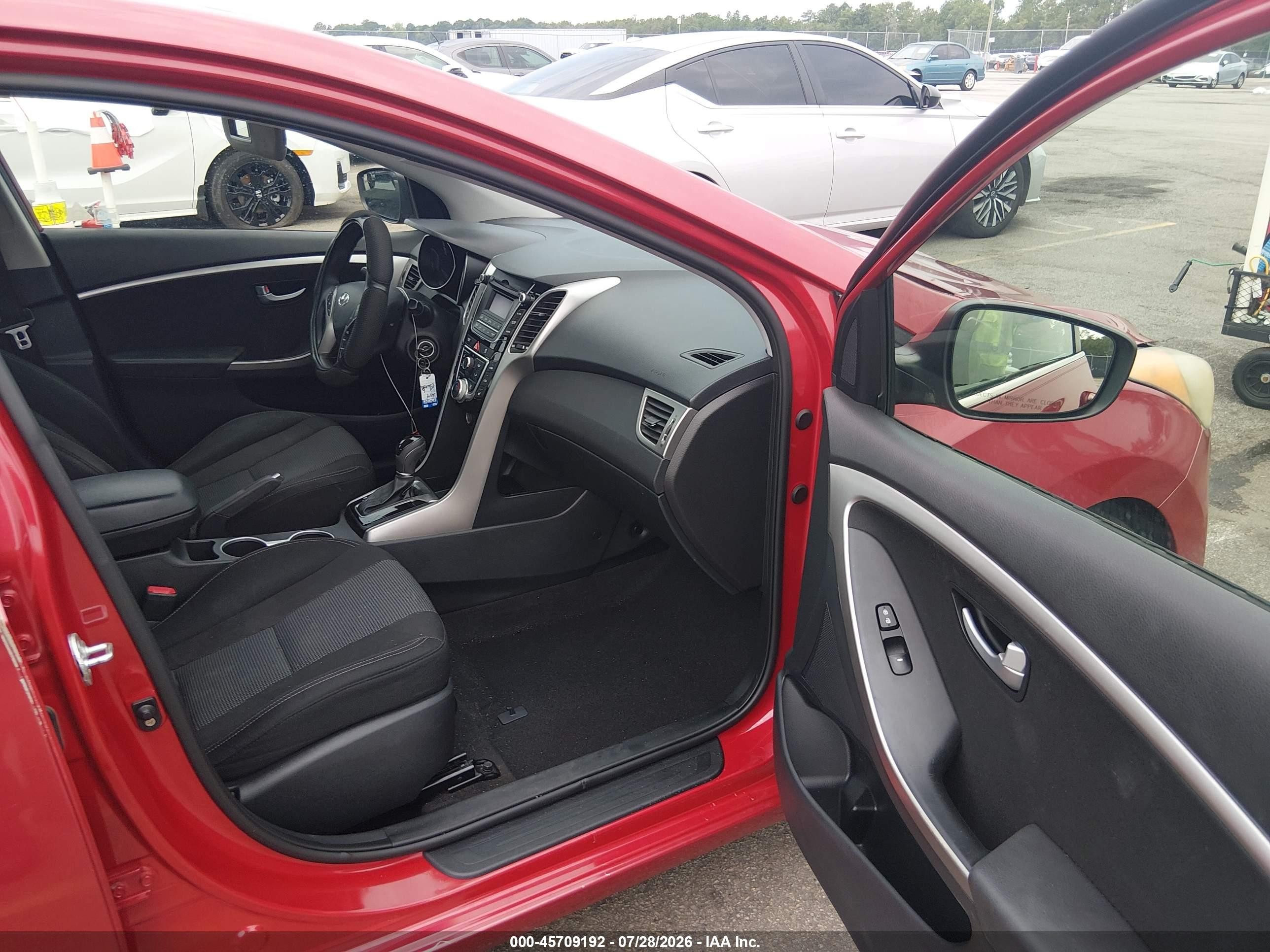 2014 Hyundai Elantra Gt   Red vin: KMHD35LH8EU233045