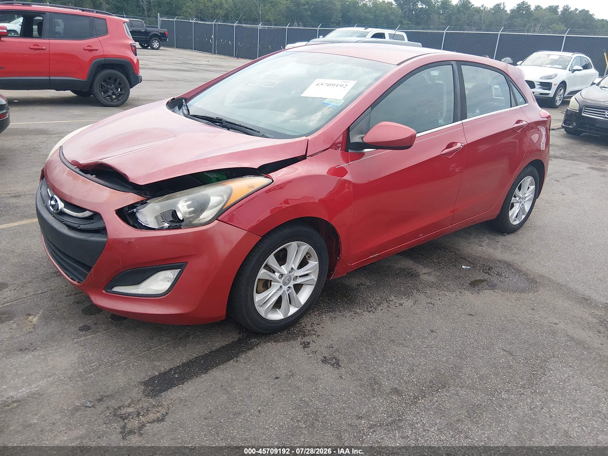 2014 Hyundai Elantra Gt   Red vin: KMHD35LH8EU233045