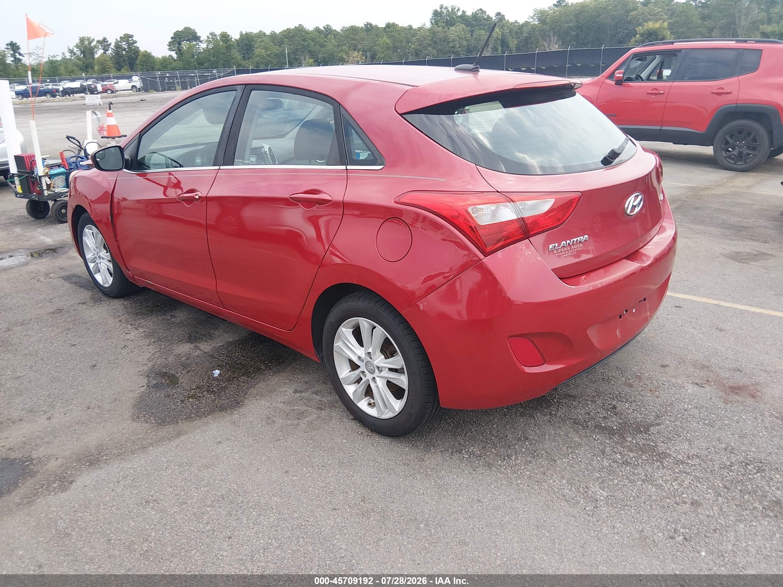 2014 Hyundai Elantra Gt   Red vin: KMHD35LH8EU233045