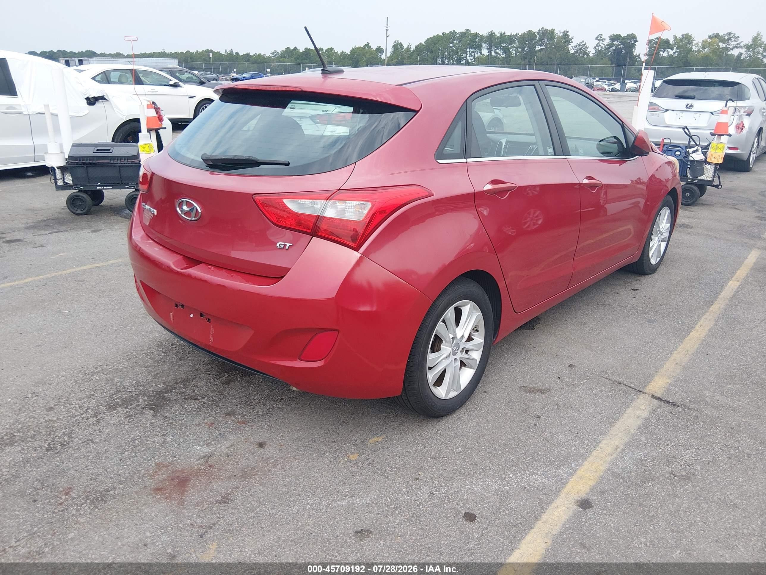 2014 Hyundai Elantra Gt   Red vin: KMHD35LH8EU233045