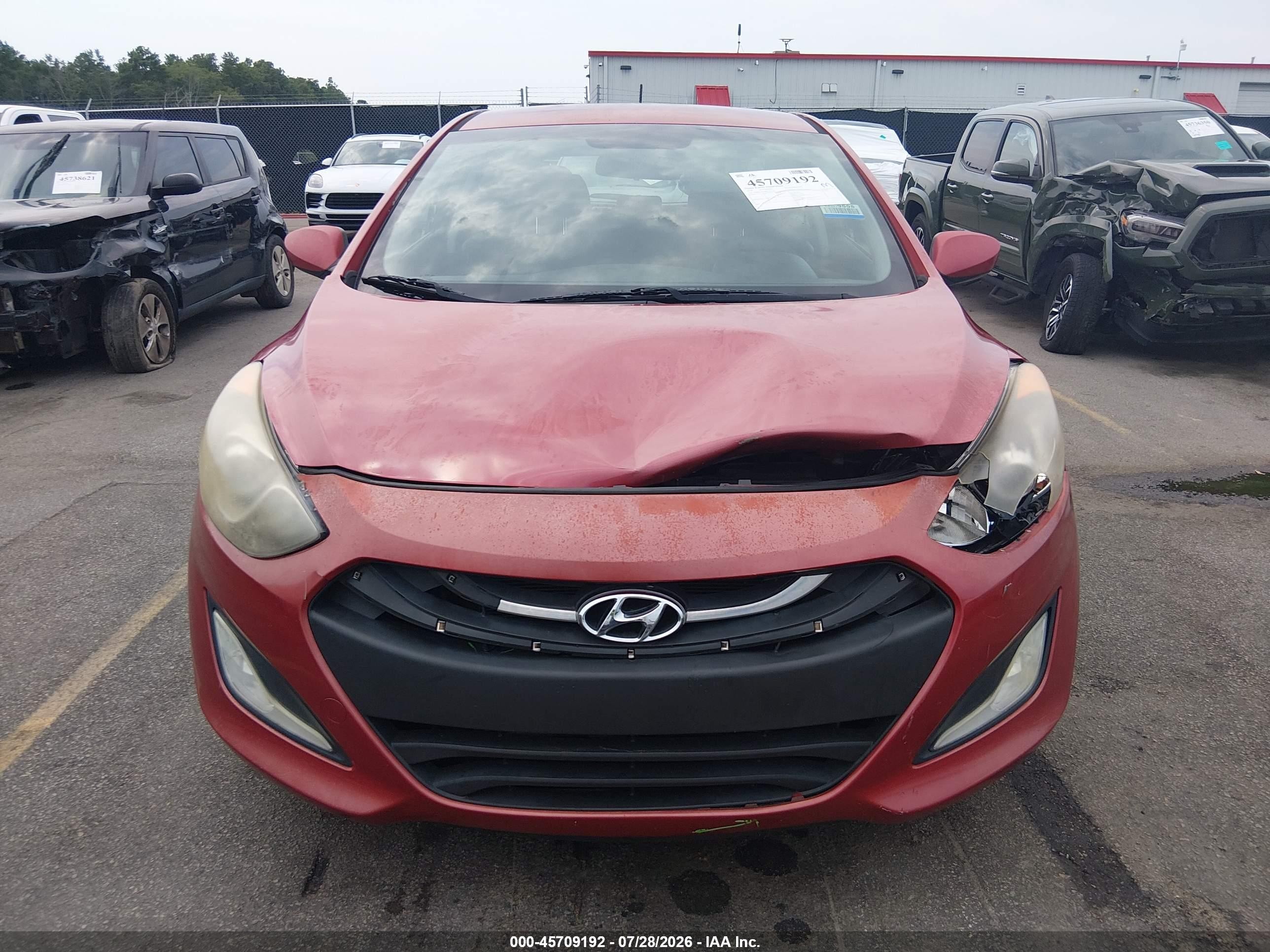 2014 Hyundai Elantra Gt   Red vin: KMHD35LH8EU233045