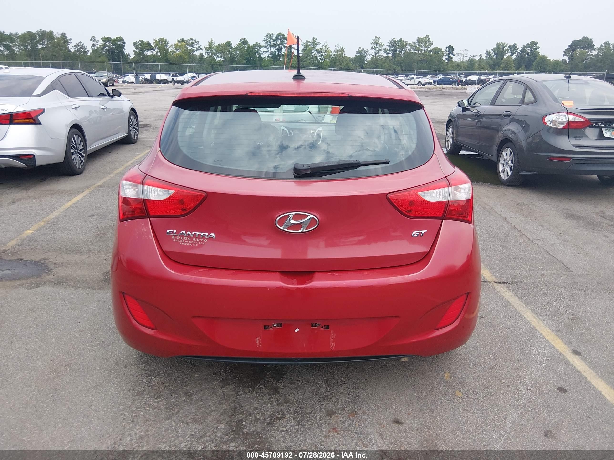 2014 Hyundai Elantra Gt   Red vin: KMHD35LH8EU233045