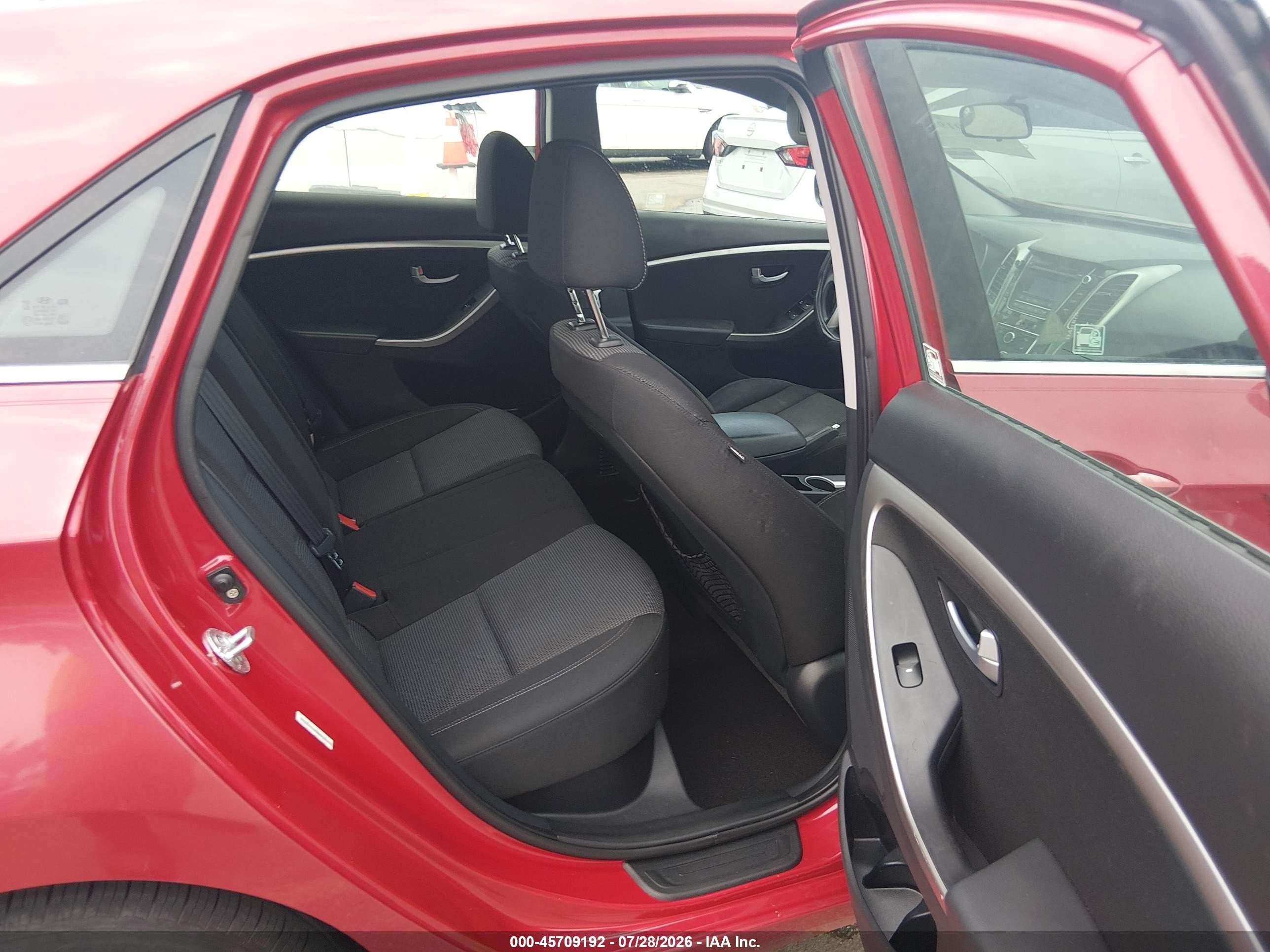 2014 Hyundai Elantra Gt   Red vin: KMHD35LH8EU233045
