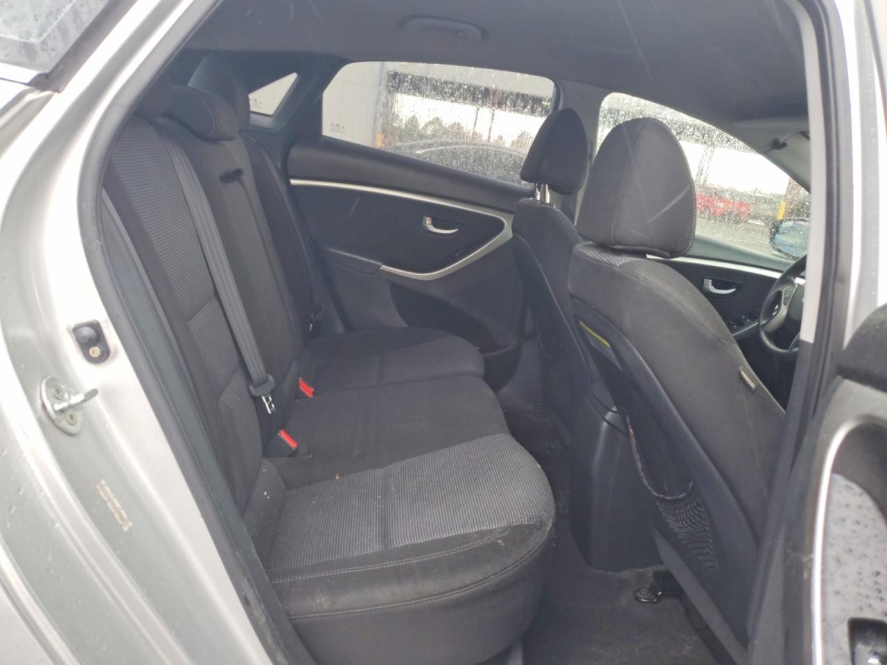 2014 Hyundai Elantra Gt Base Серебряный vin: KMHD35LH8EU233059