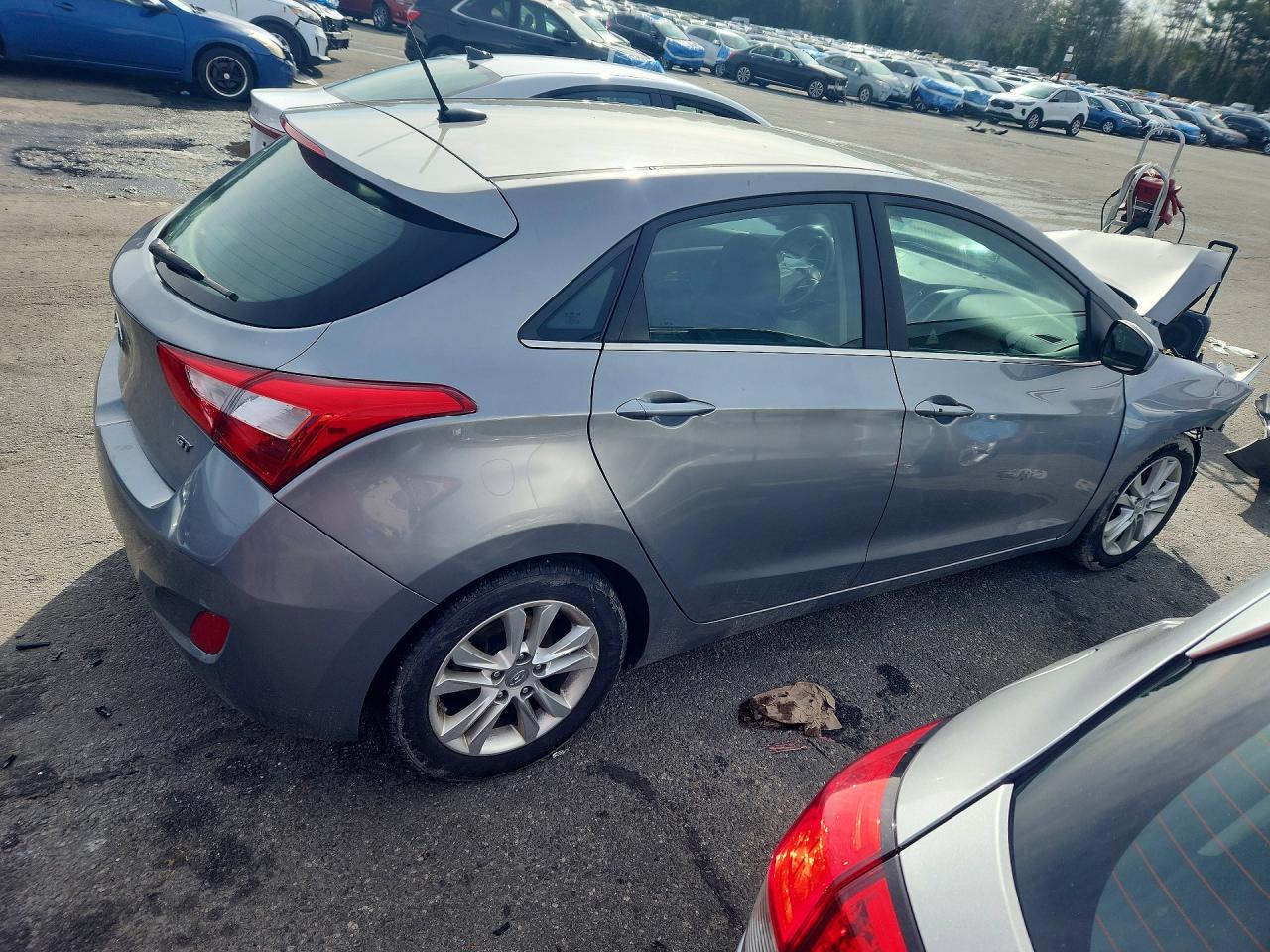 2014 Hyundai Elantra Gt Base Silver vin: KMHD35LH8EU234924