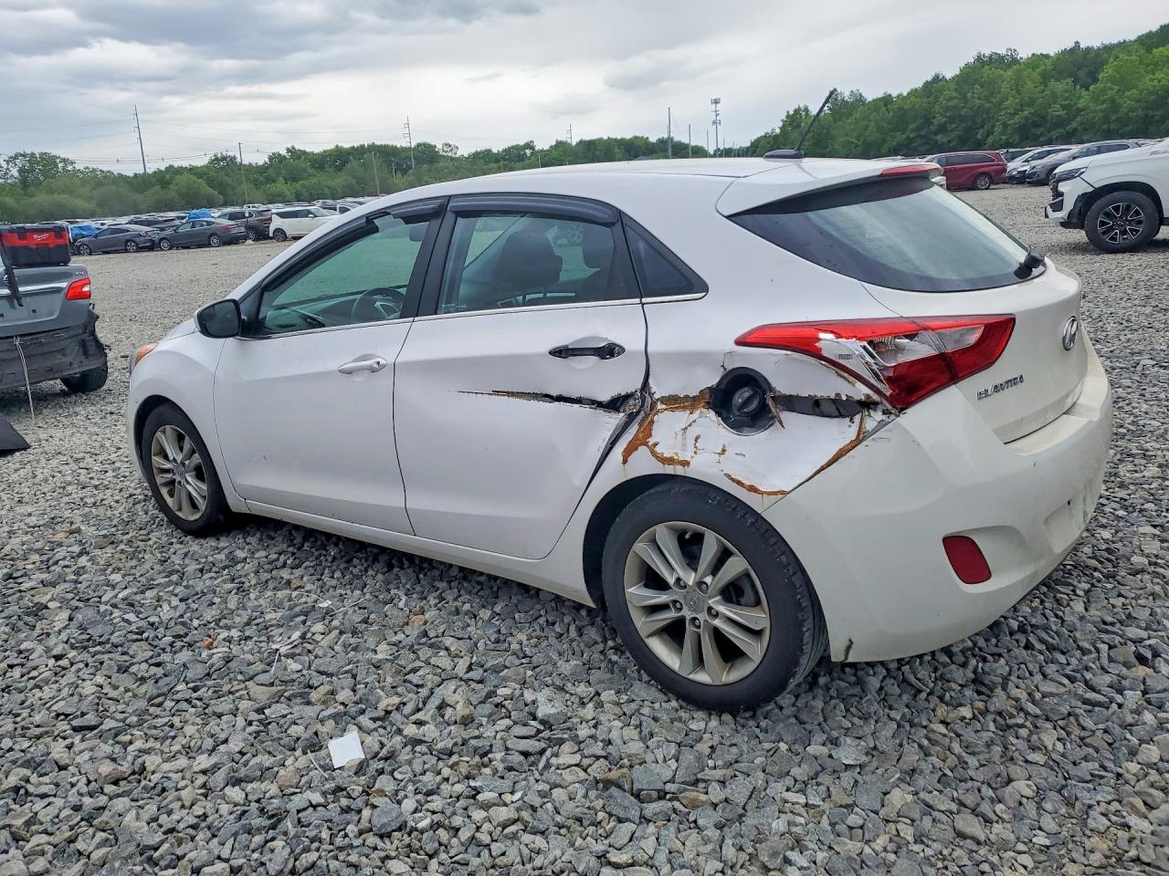 2014 Hyundai Elantra Gt Base Белый vin: KMHD35LH8EU235040