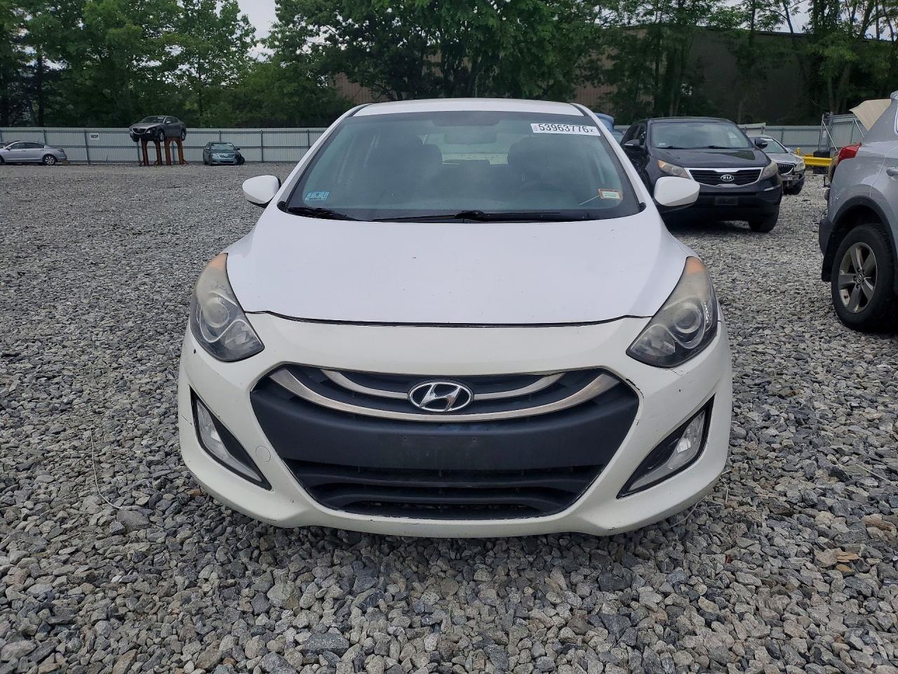 2014 Hyundai Elantra Gt Base Белый vin: KMHD35LH8EU235040