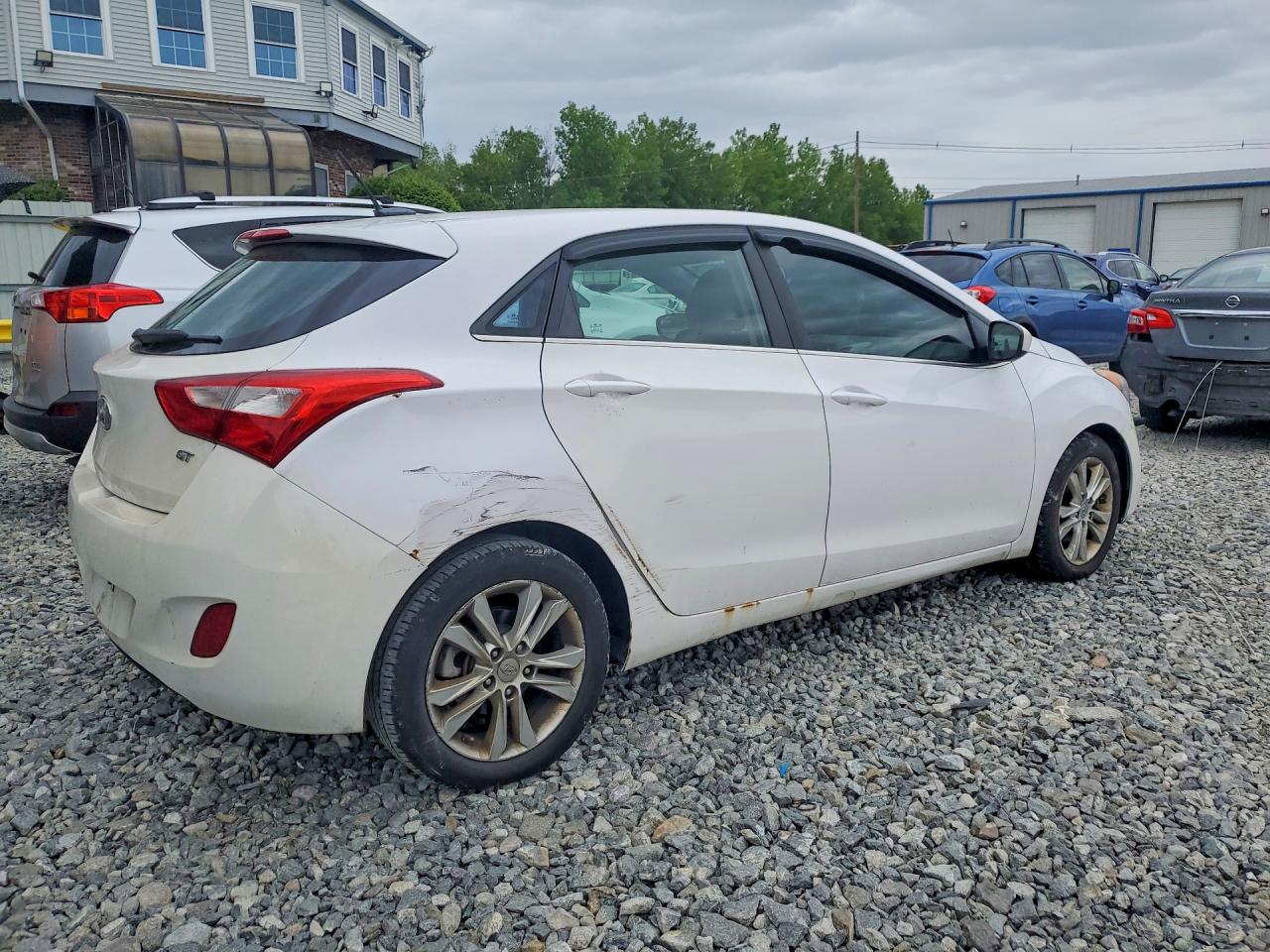 2014 Hyundai Elantra Gt Base Белый vin: KMHD35LH8EU235040