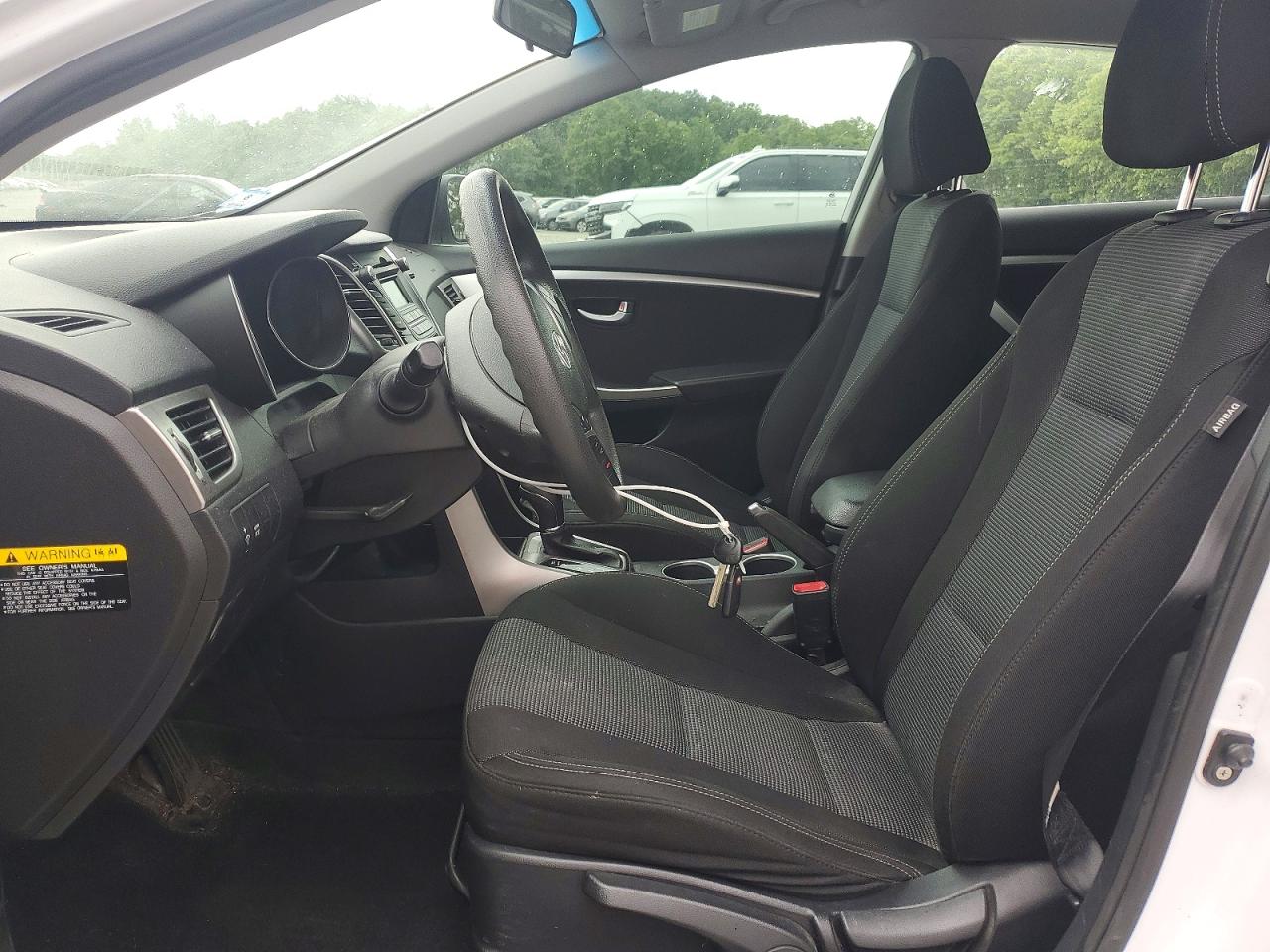 2014 Hyundai Elantra Gt Base Белый vin: KMHD35LH8EU235040