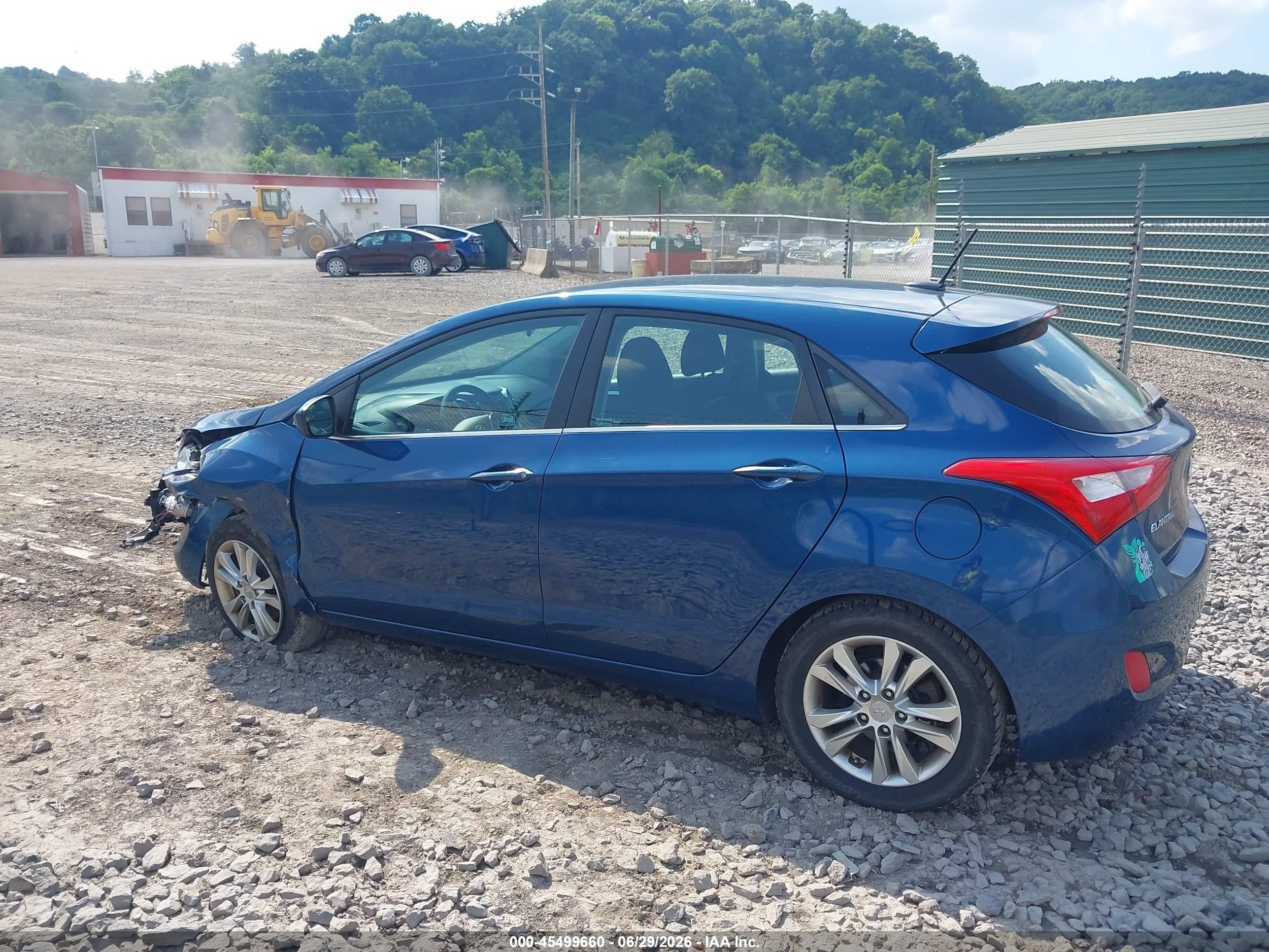 2015 Hyundai Elantra Gt   Blue vin: KMHD35LH8FU237839