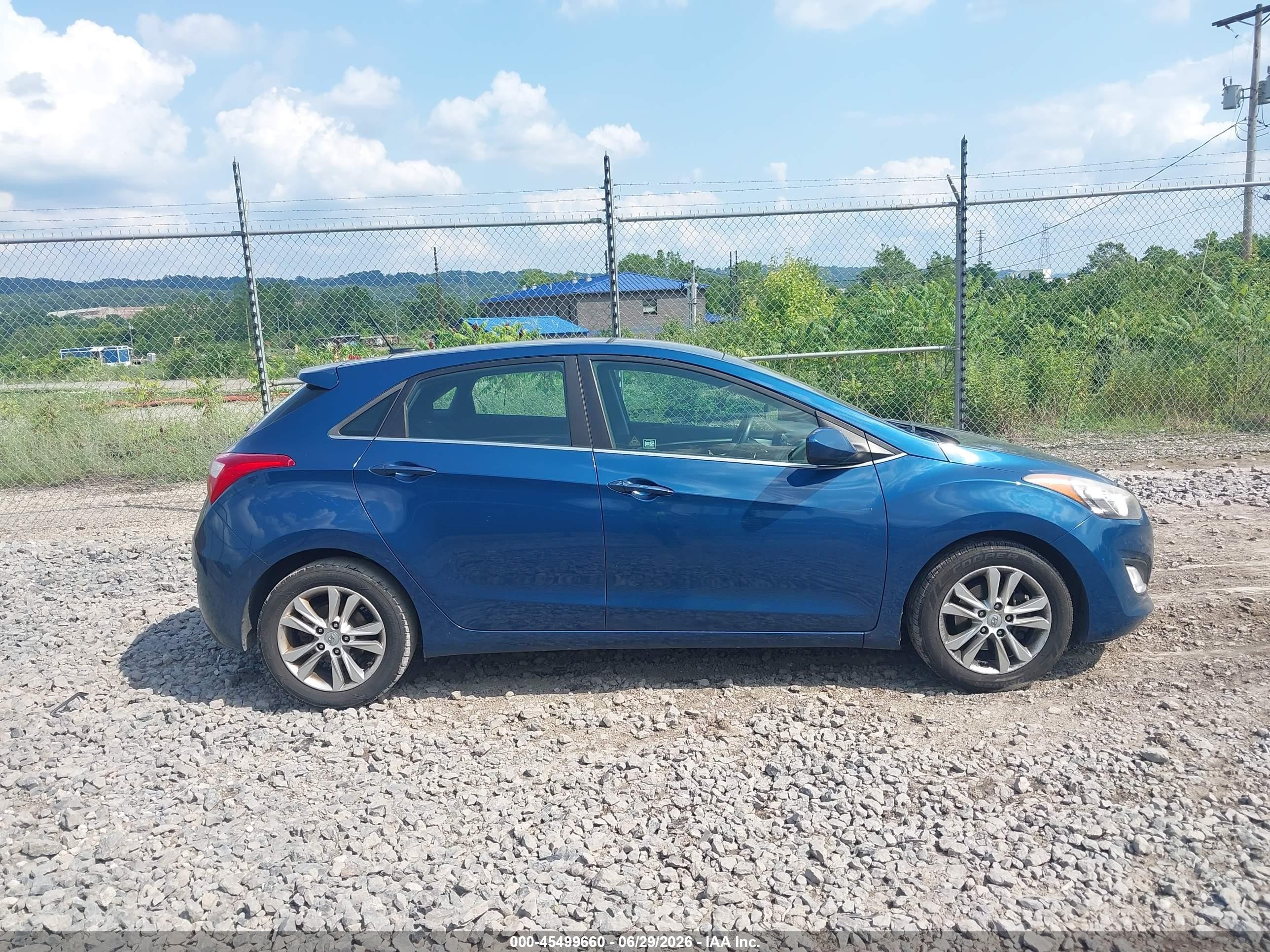 2015 Hyundai Elantra Gt   Blue vin: KMHD35LH8FU237839