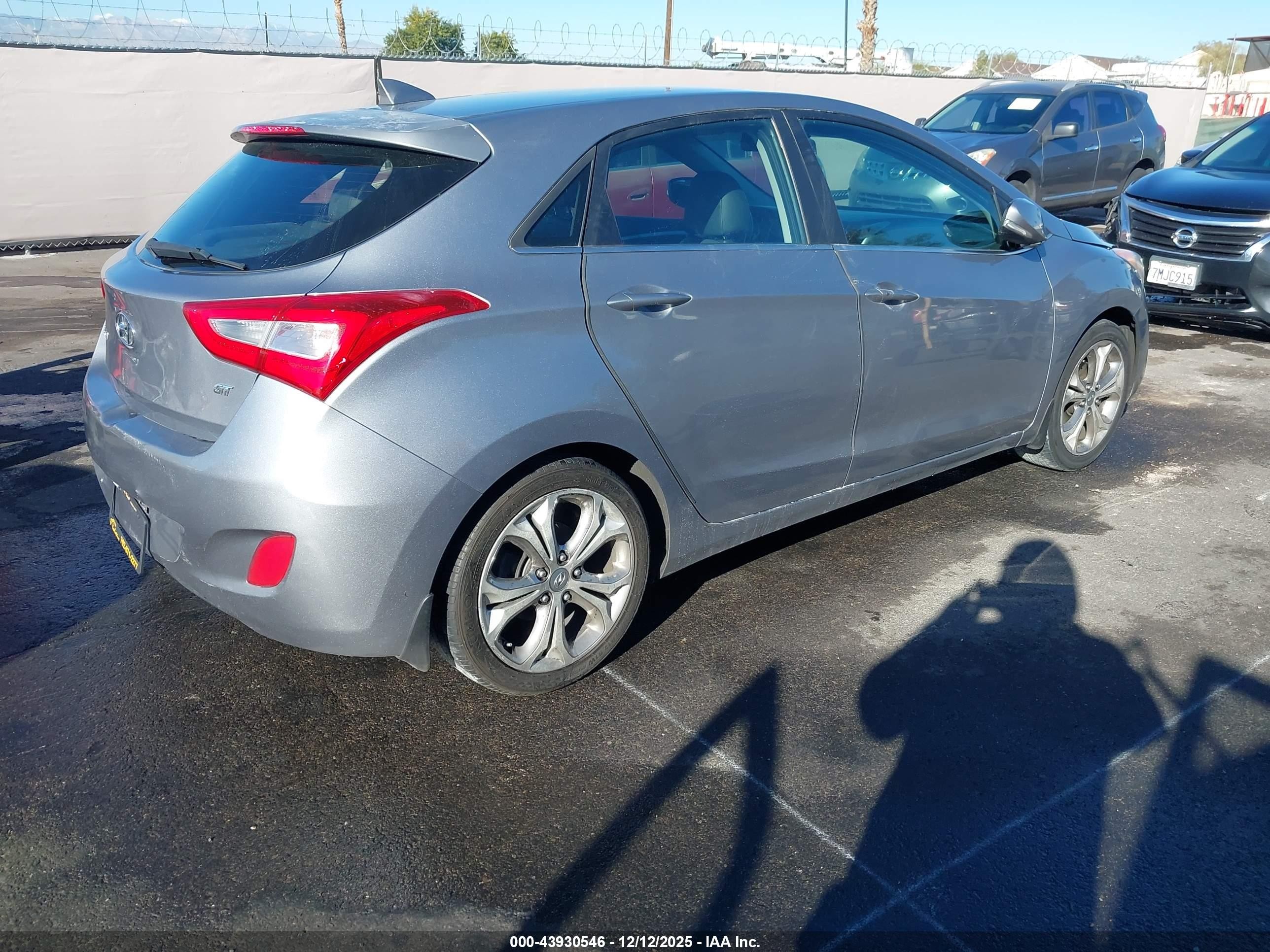 2015 Hyundai Elantra Gt   Silver vin: KMHD35LH8FU240899