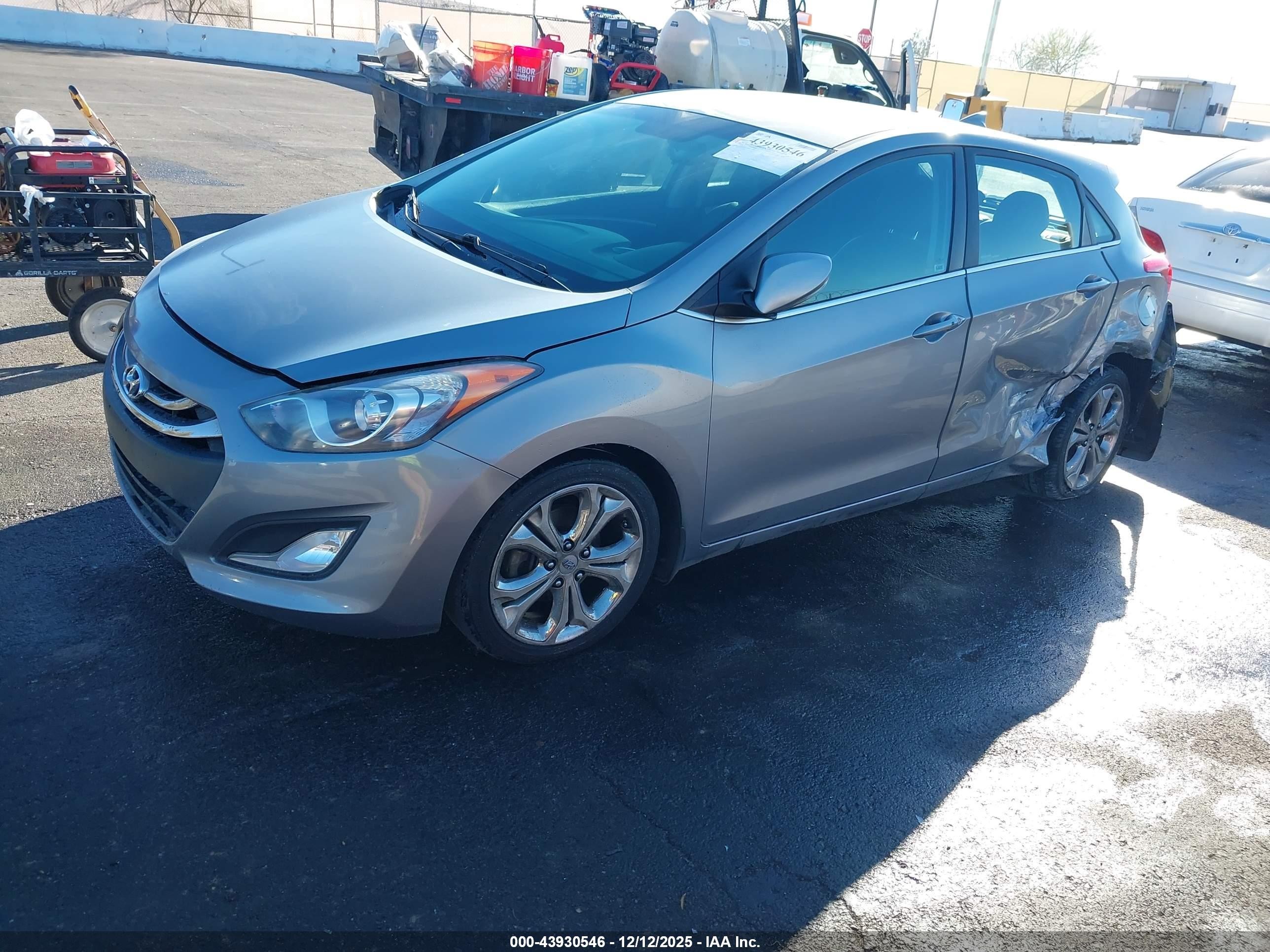 2015 Hyundai Elantra Gt   Silver vin: KMHD35LH8FU240899