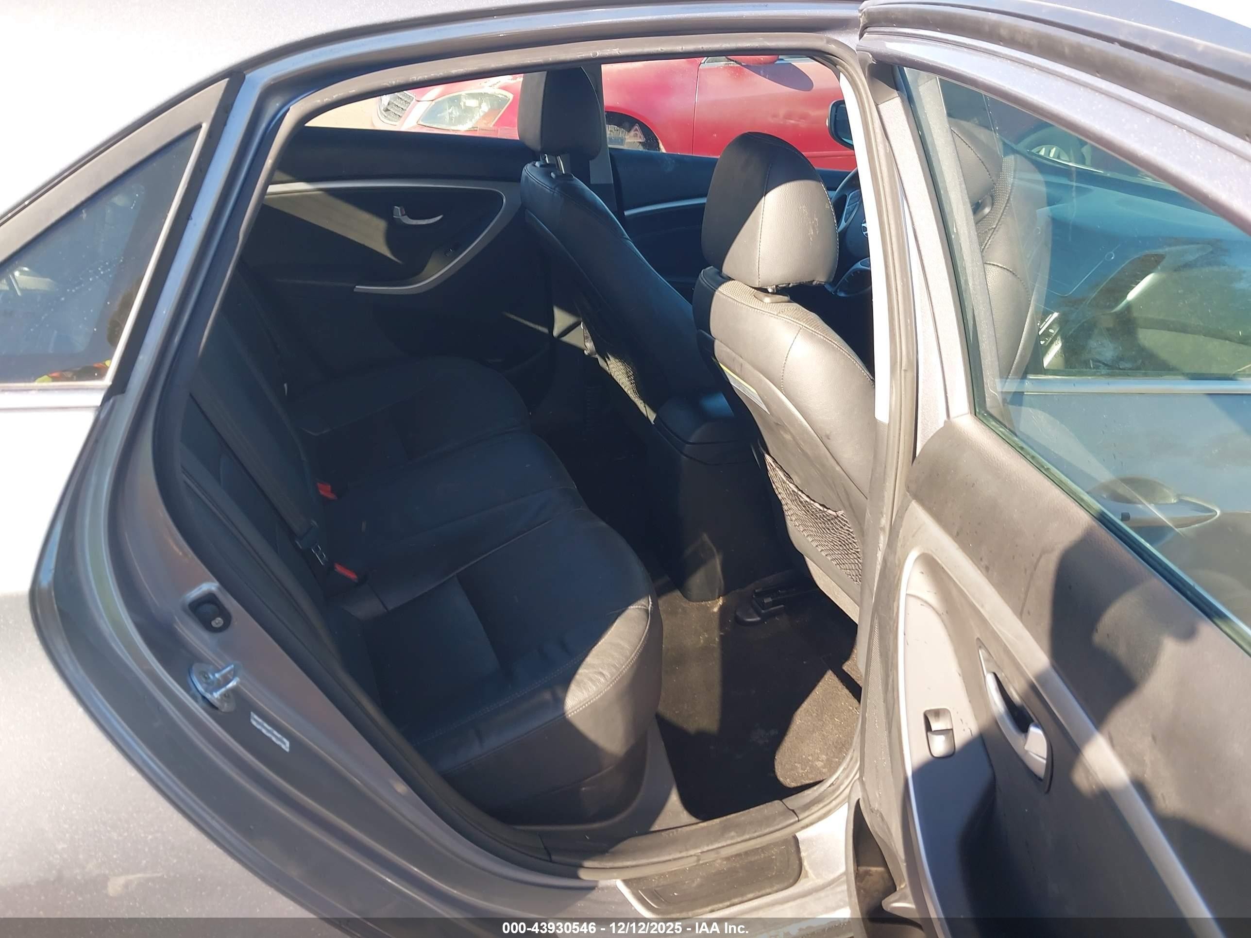 2015 Hyundai Elantra Gt   Silver vin: KMHD35LH8FU240899