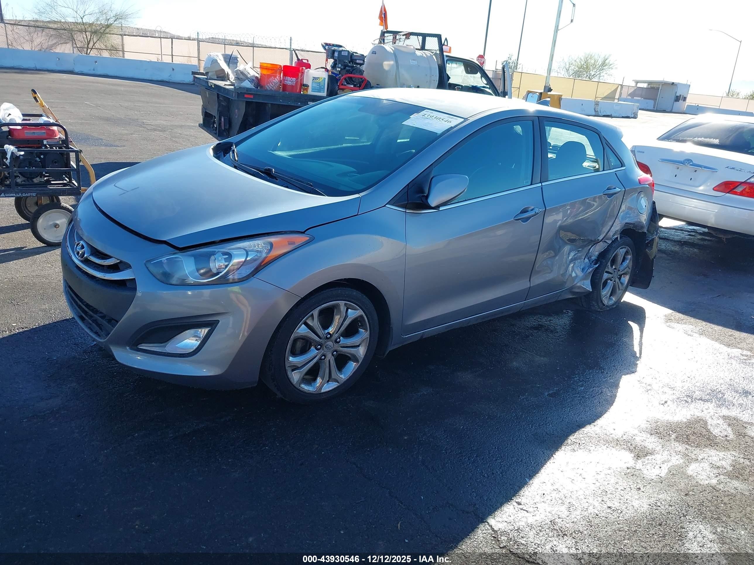 2015 Hyundai Elantra Gt   Silver vin: KMHD35LH8FU240899