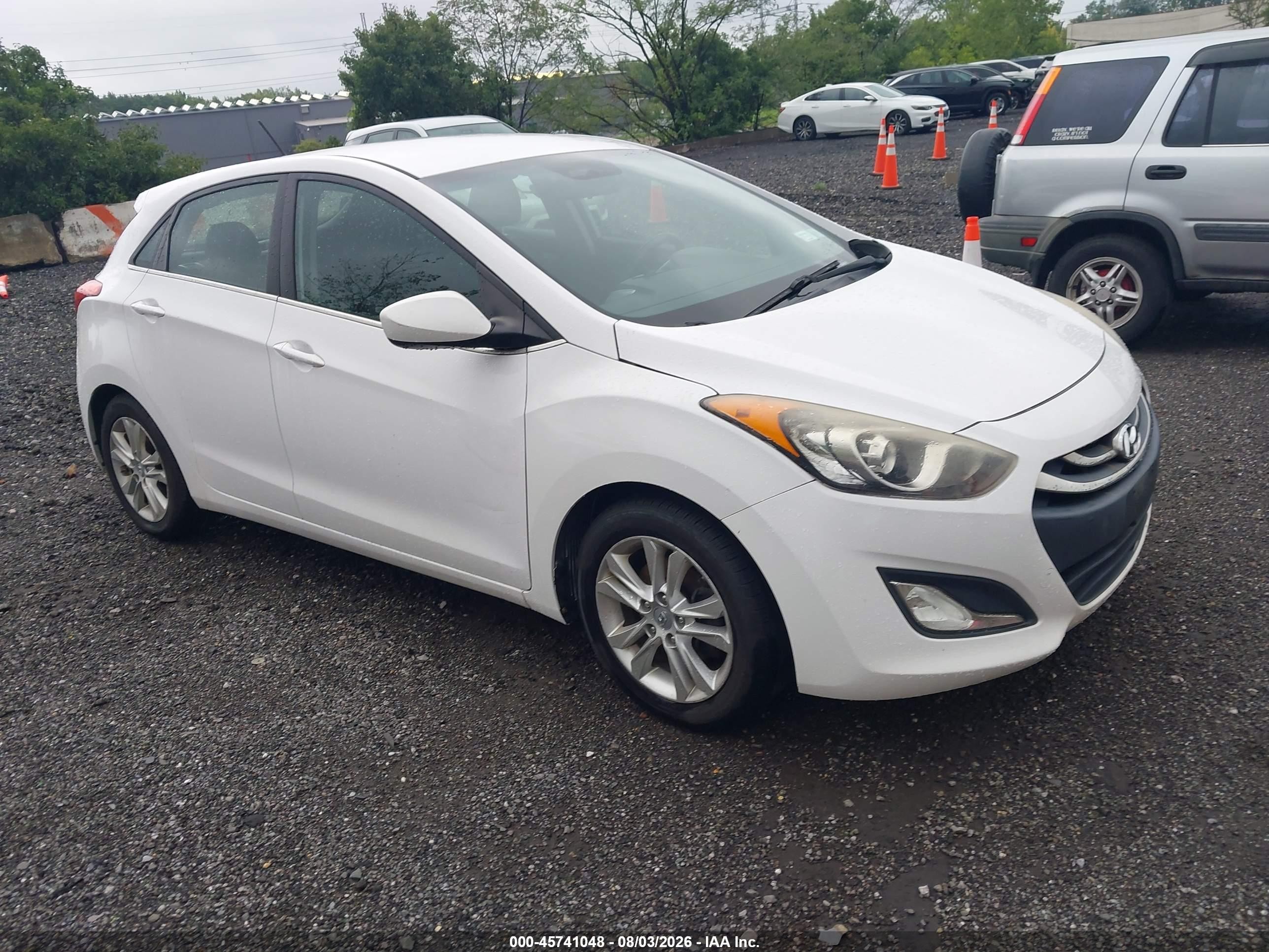 2015 Hyundai Elantra Gt   White vin: KMHD35LH8FU242264