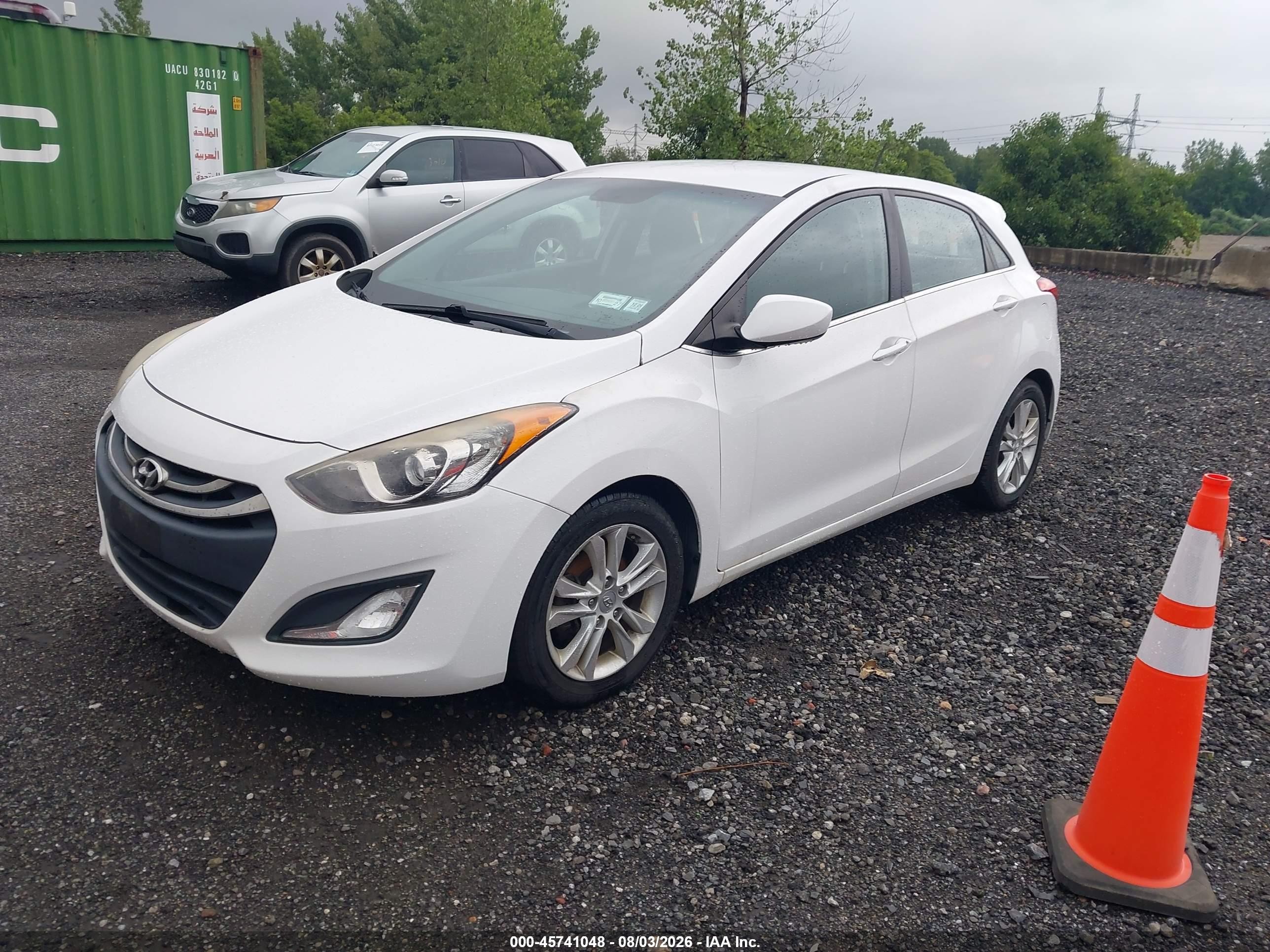 2015 Hyundai Elantra Gt   White vin: KMHD35LH8FU242264