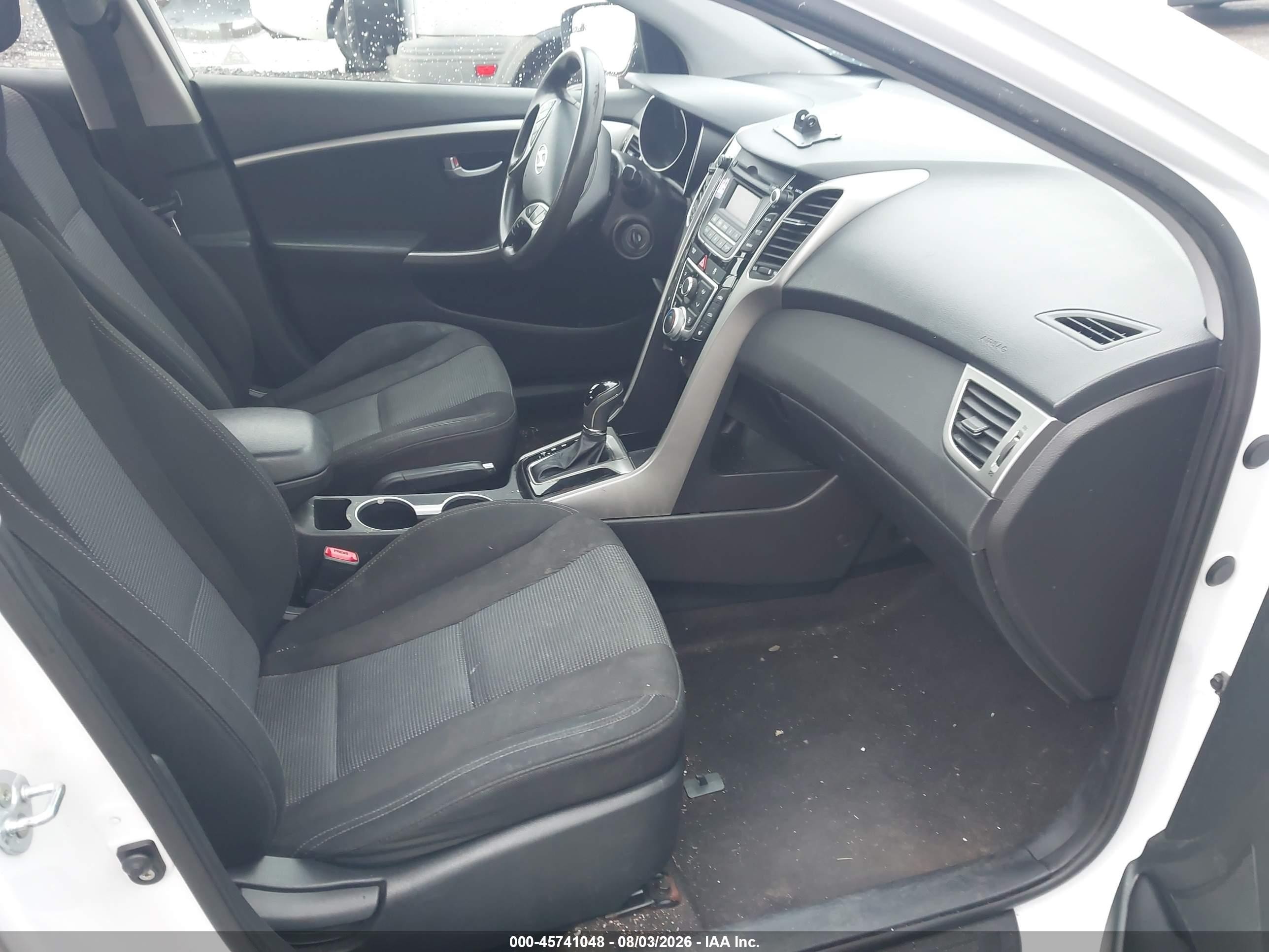 2015 Hyundai Elantra Gt   White vin: KMHD35LH8FU242264
