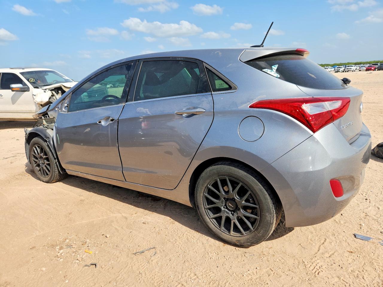 2016 Hyundai Elantra Gt Base Gray vin: KMHD35LH8GU272561