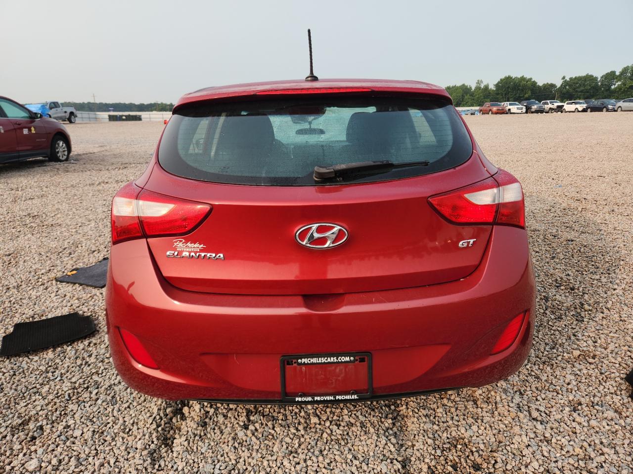 2016 Hyundai Elantra Gt Base Red vin: KMHD35LH8GU332869