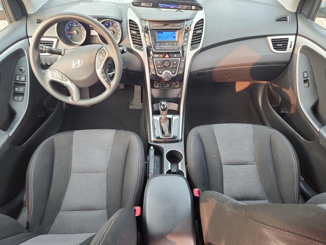 2016 Hyundai Elantra Gt Base Red vin: KMHD35LH8GU332869