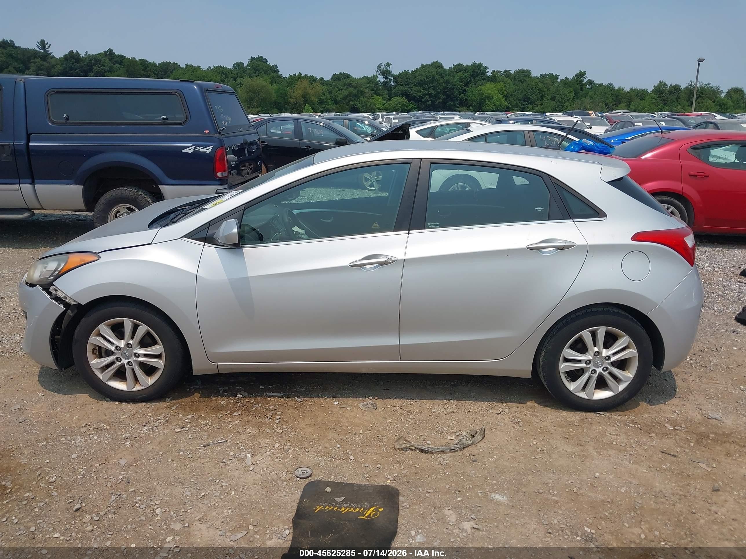 2014 Hyundai Elantra Gt   Silver vin: KMHD35LH9EU172465