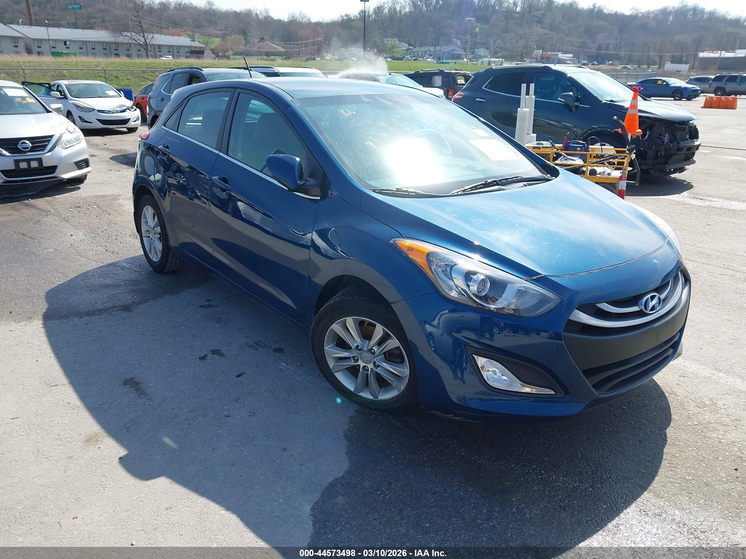 2014 Hyundai Elantra Gt   Blue vin: KMHD35LH9EU174510