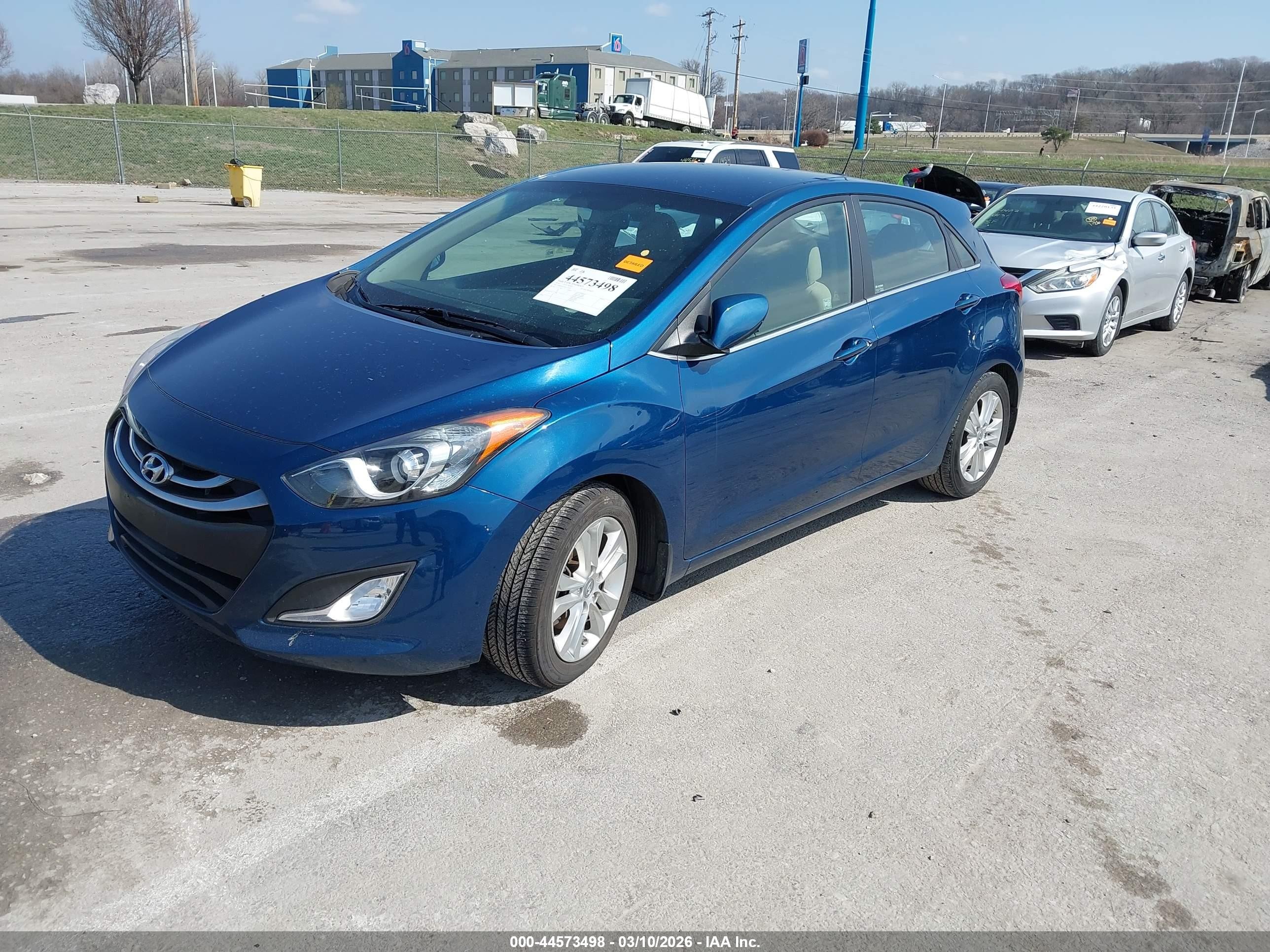 2014 Hyundai Elantra Gt   Blue vin: KMHD35LH9EU174510