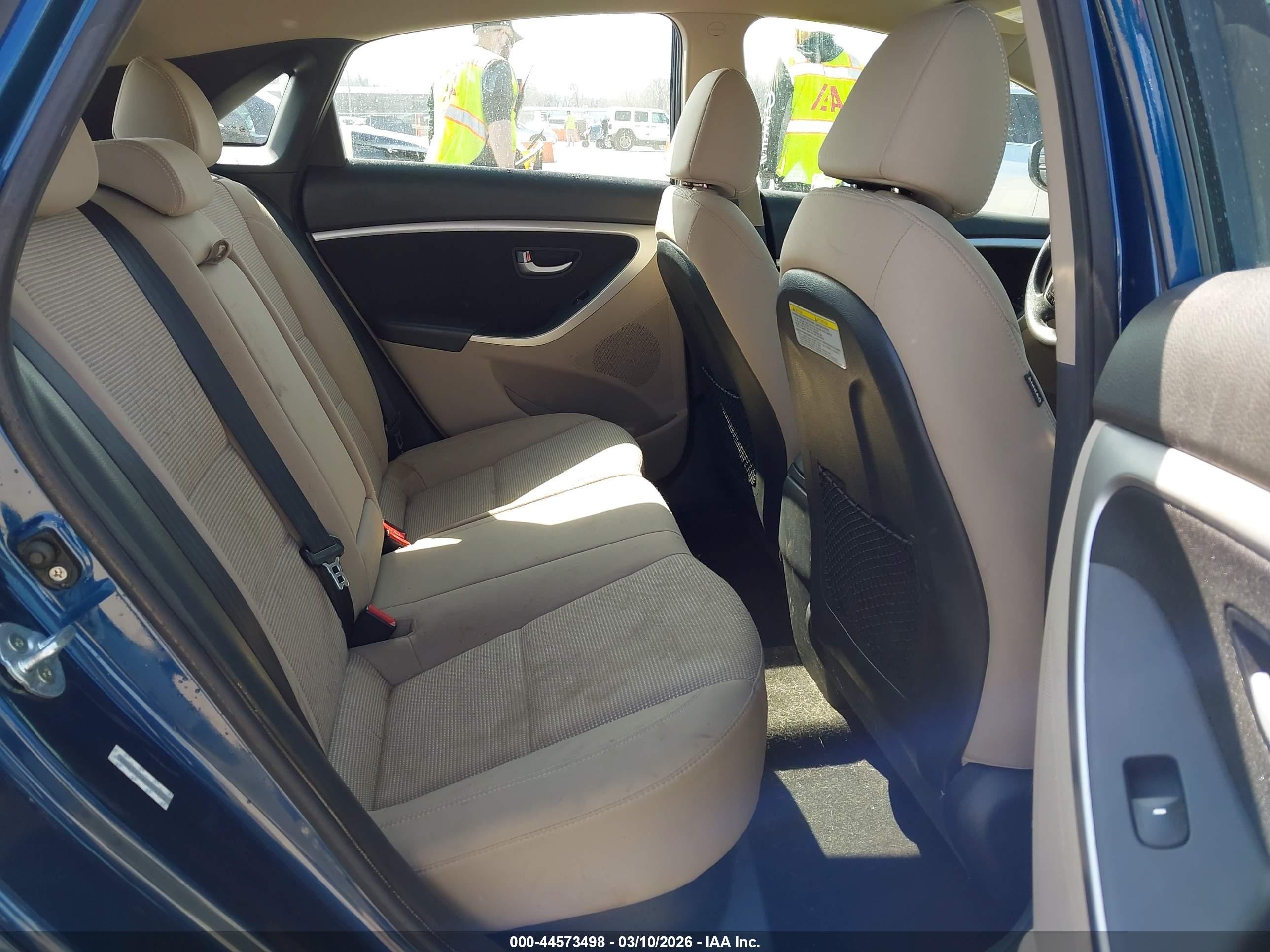2014 Hyundai Elantra Gt   Blue vin: KMHD35LH9EU174510