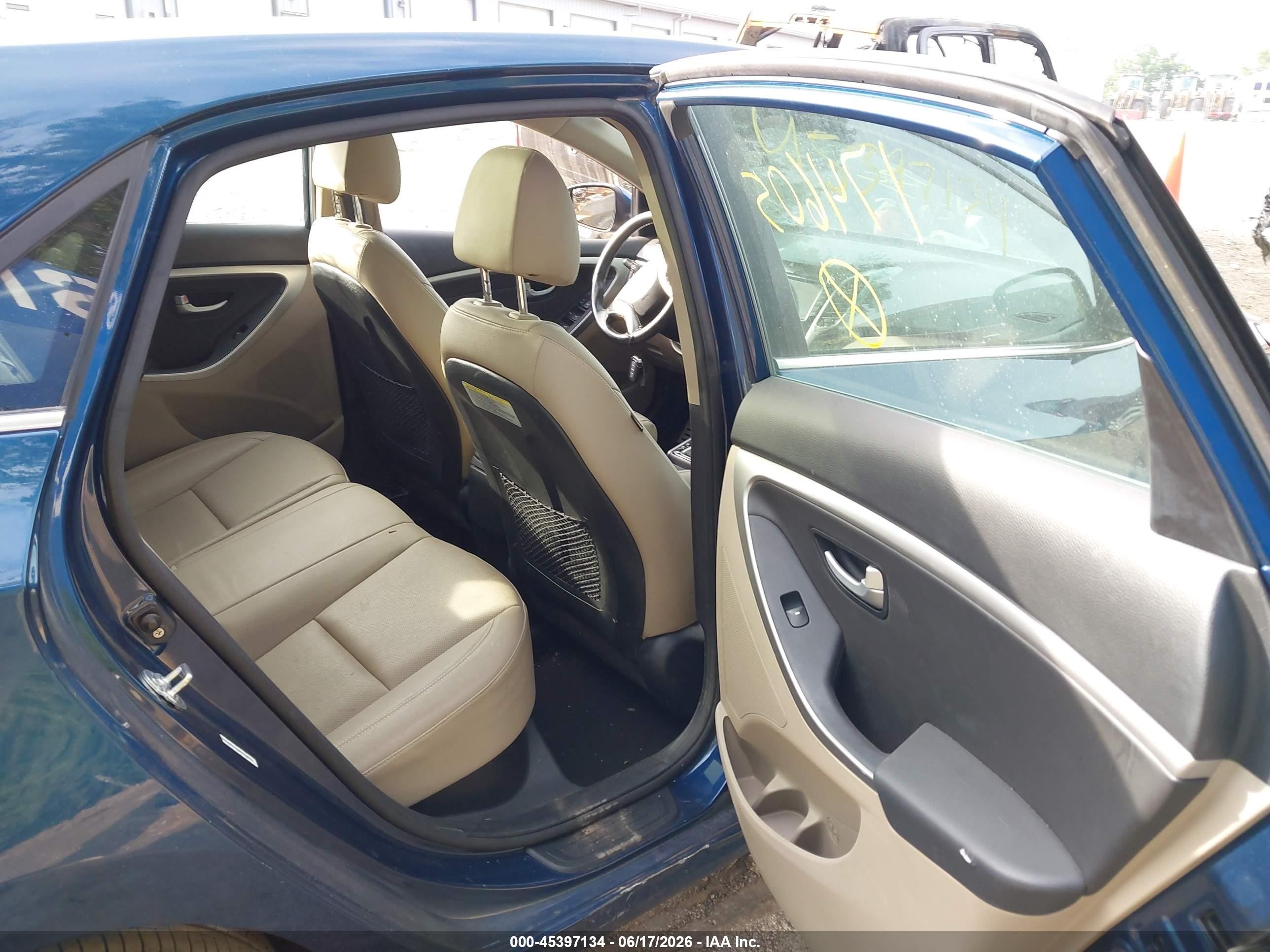2014 Hyundai Elantra Gt   Blue vin: KMHD35LH9EU174605