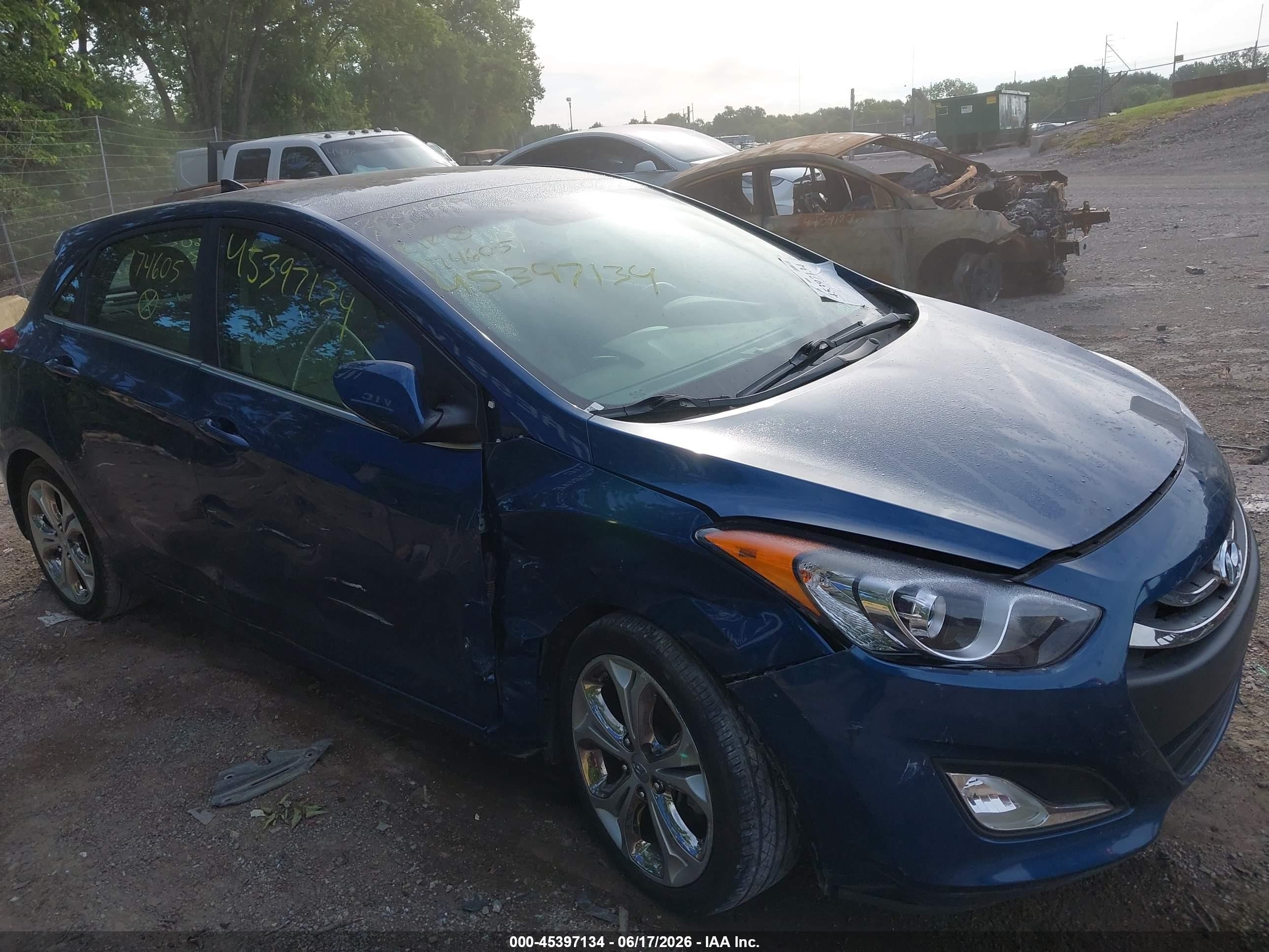2014 Hyundai Elantra Gt   Blue vin: KMHD35LH9EU174605