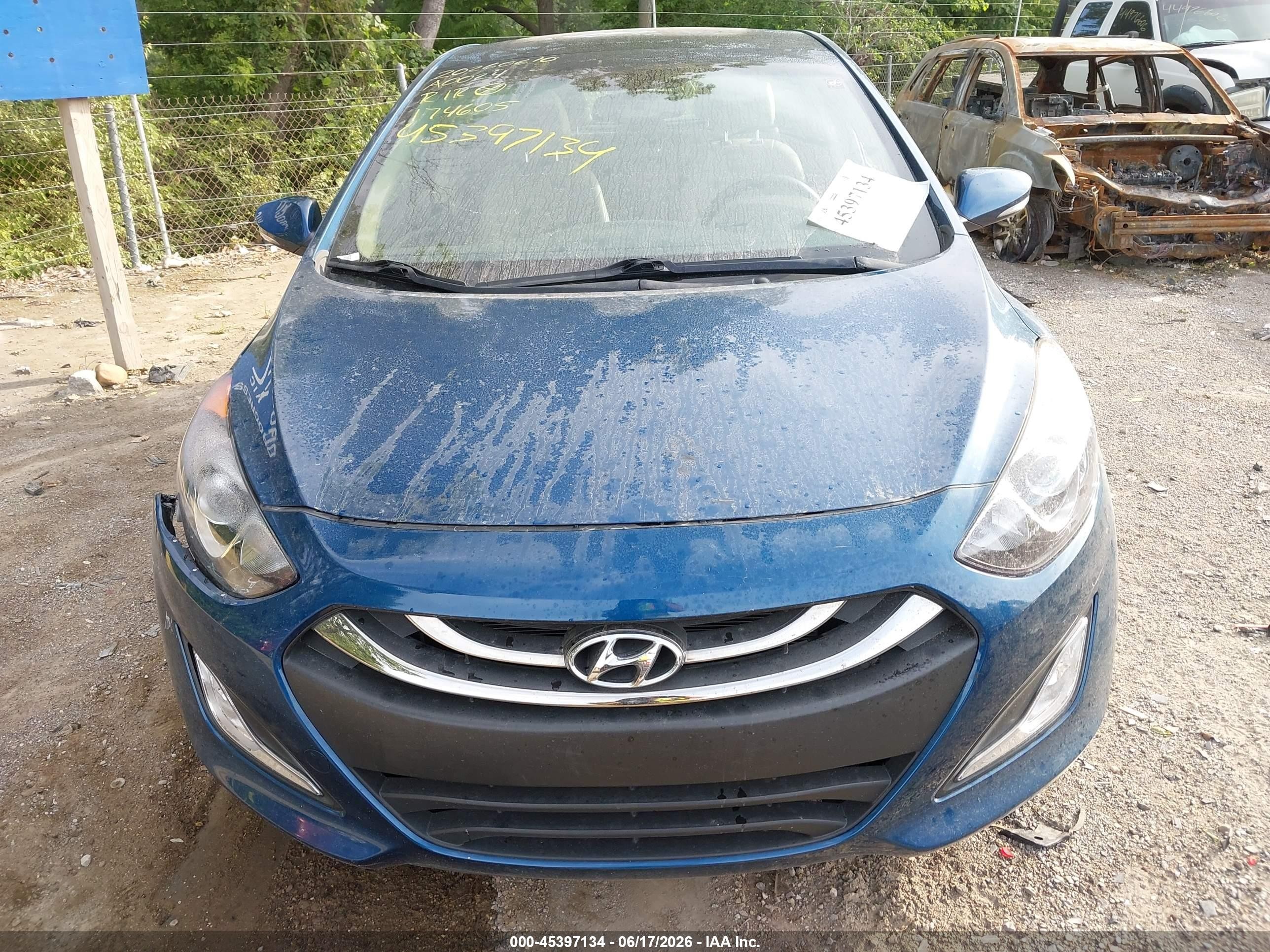 2014 Hyundai Elantra Gt   Blue vin: KMHD35LH9EU174605